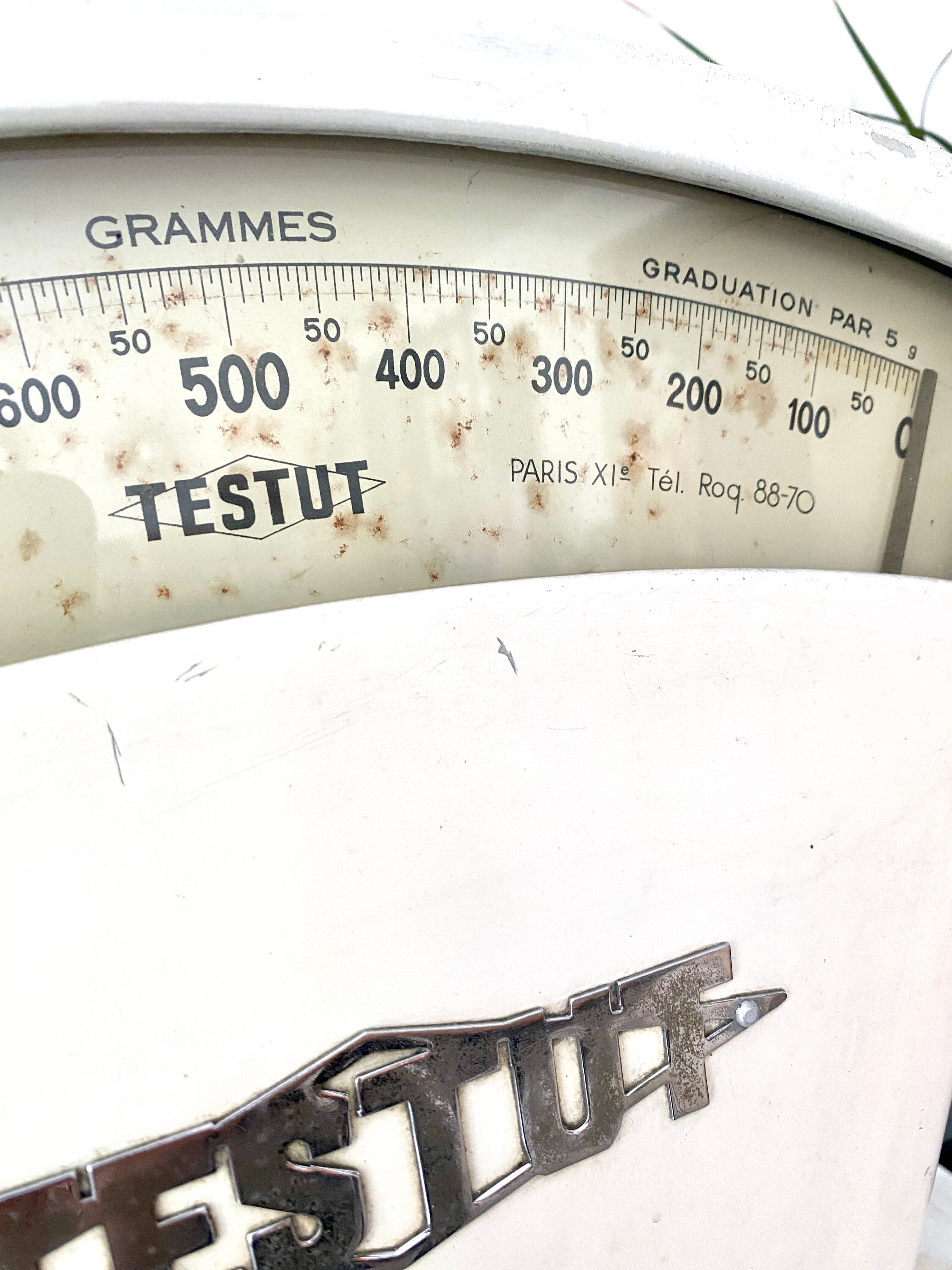Old vintage Testut grocery scale