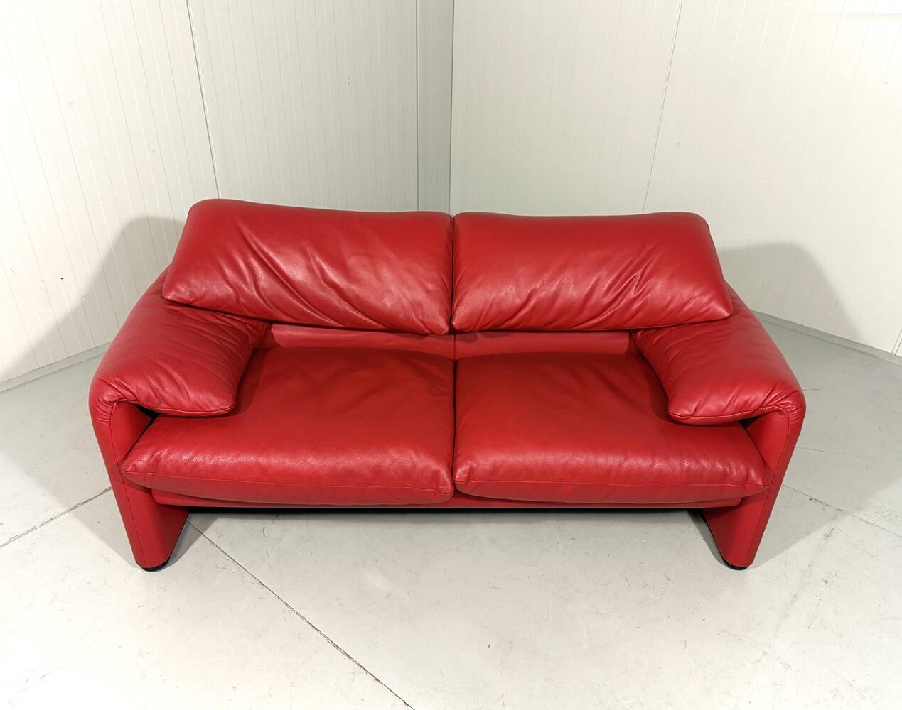 Vico Magistretti red leather Maralunga sofa Cassina