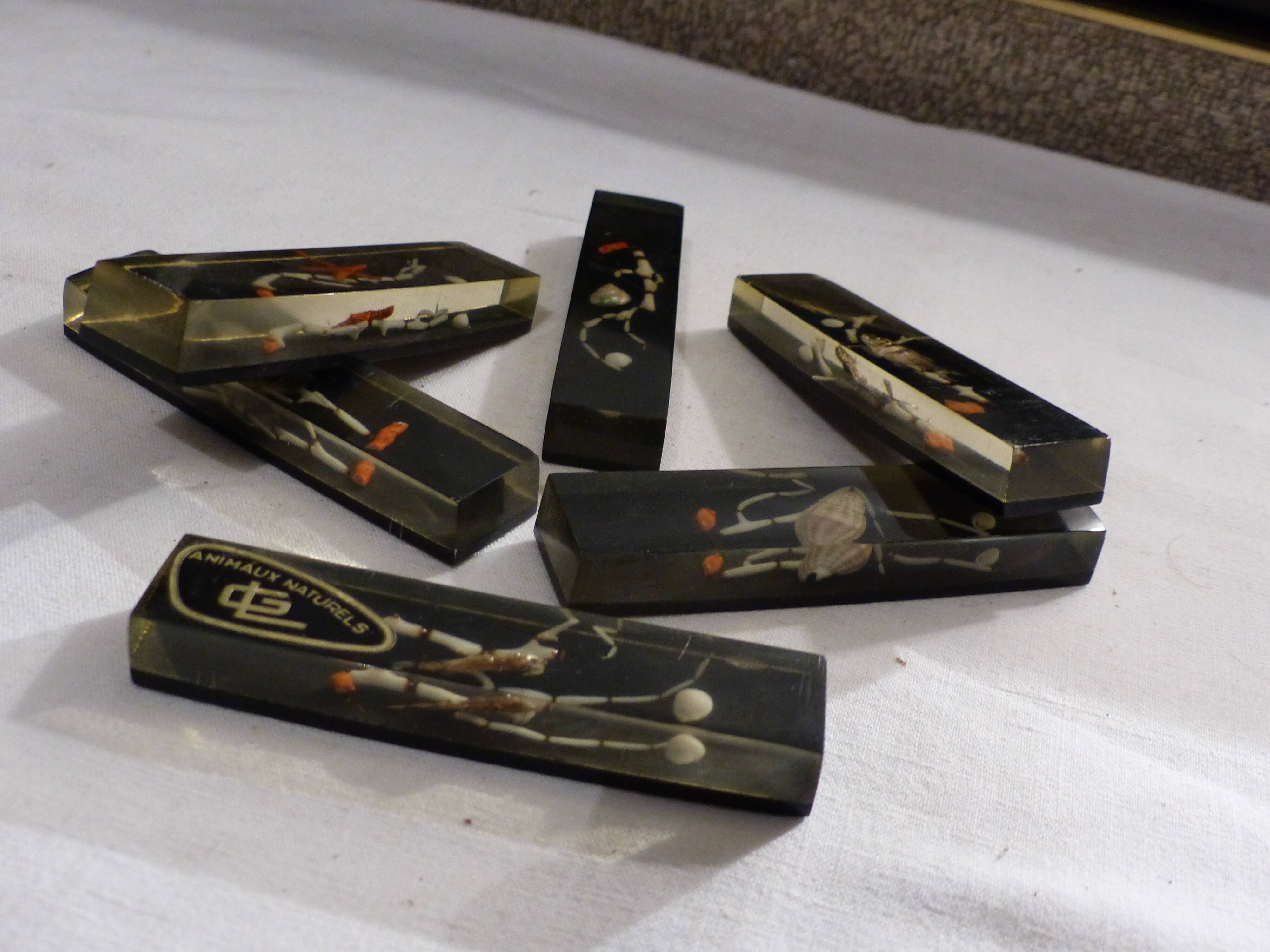6 vintage knife holders, resin inclusion, shells.