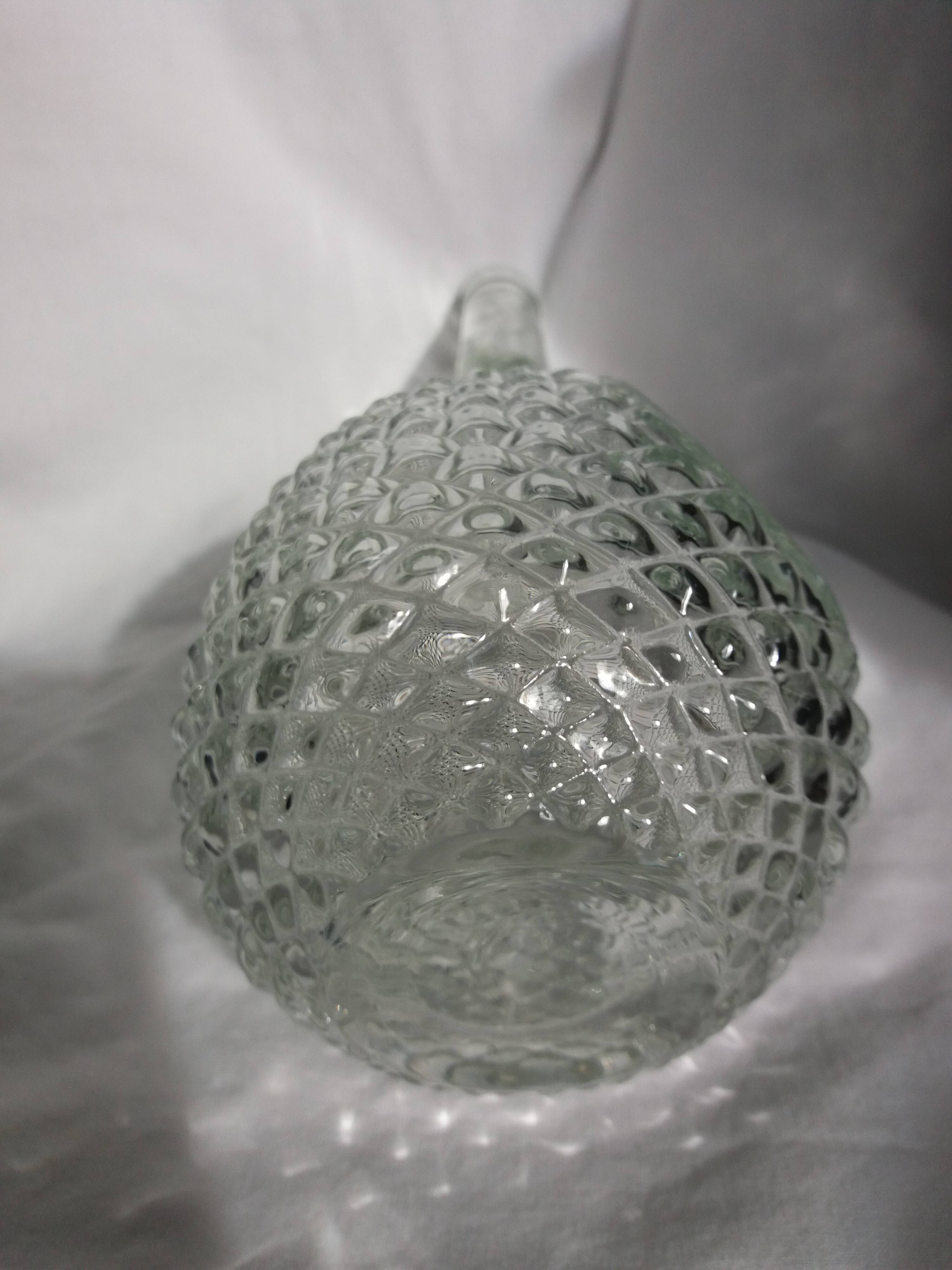 Glass bottle carafe with pineapple diamond tip decoration