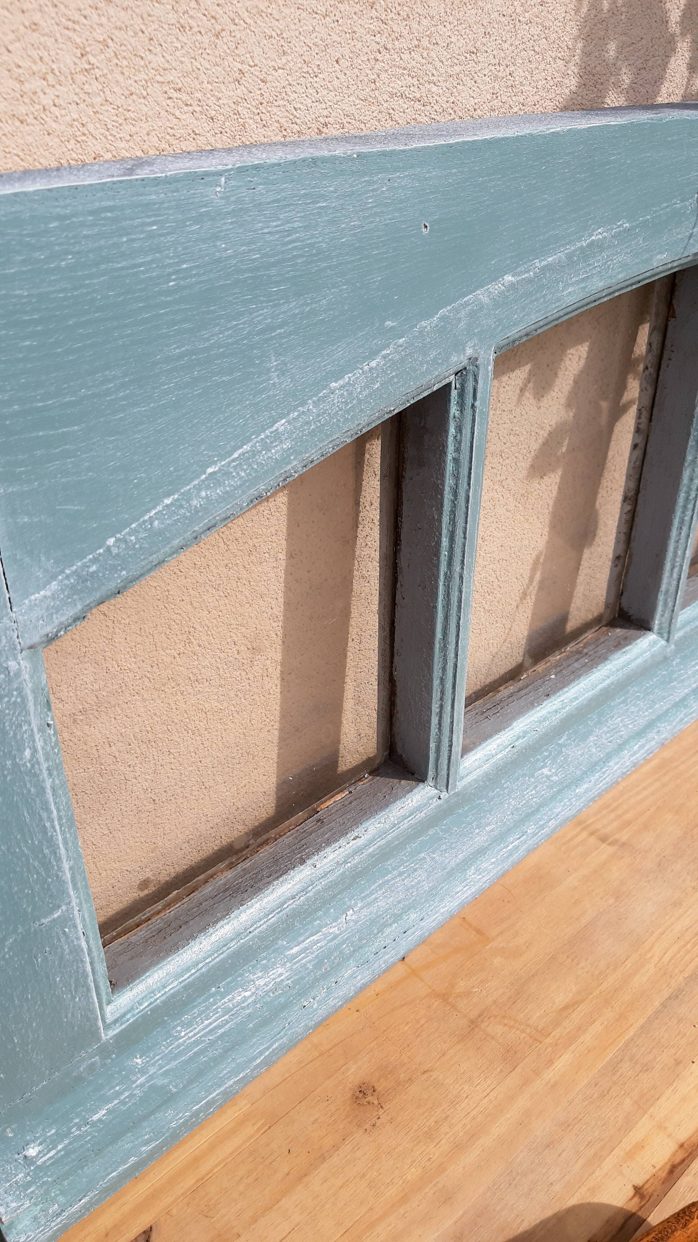 Half-moon beef eye window