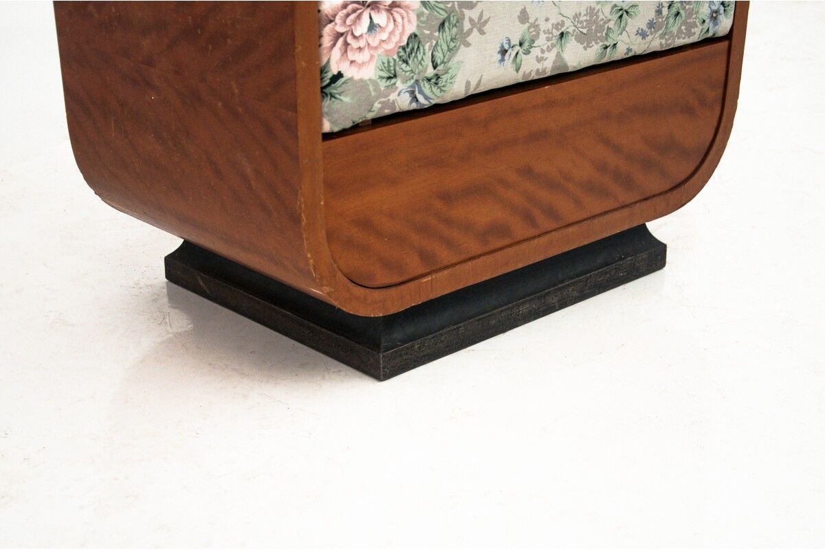 Vintege flourish stool