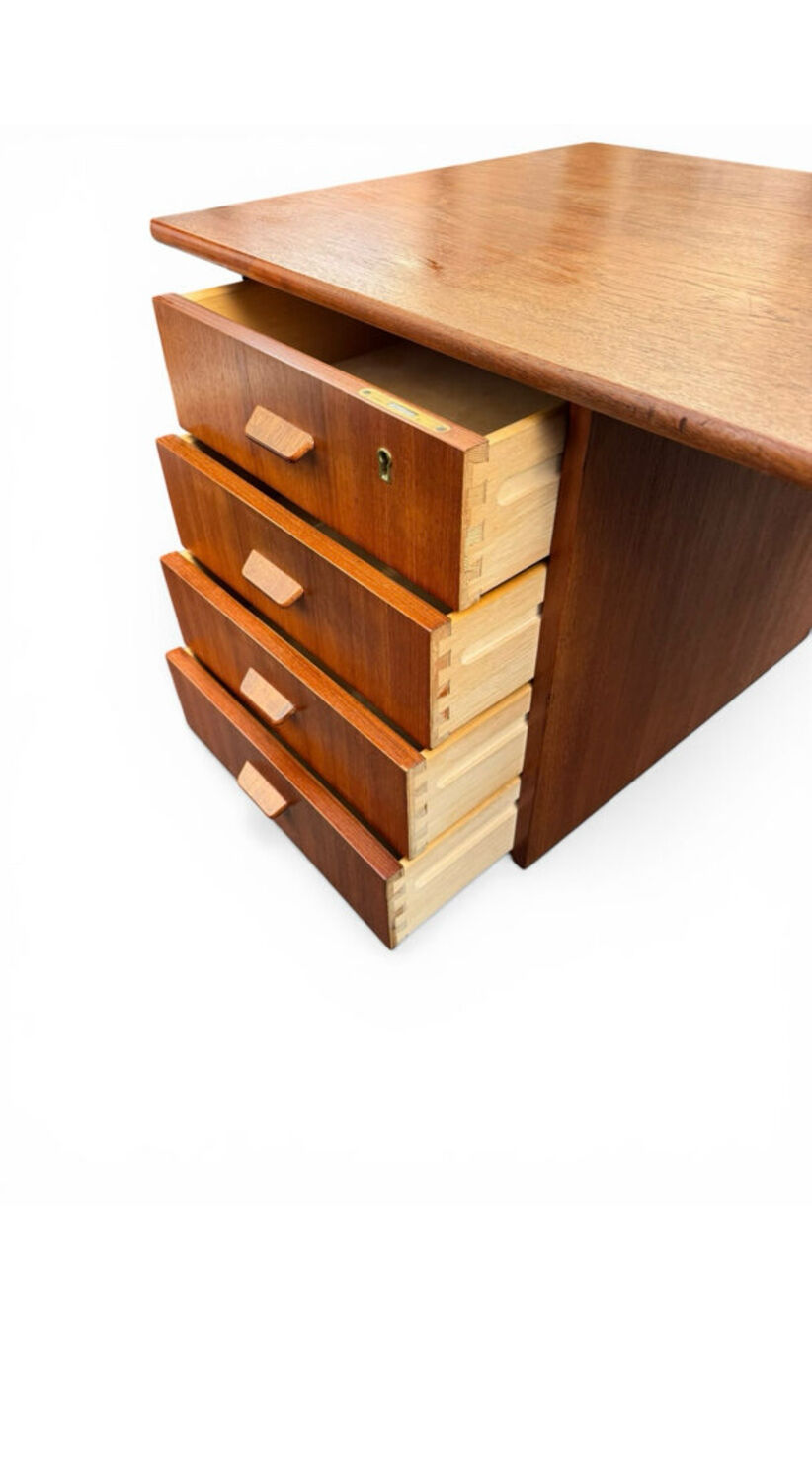 Petit bureau danois – teck – design scandinave – années 1960