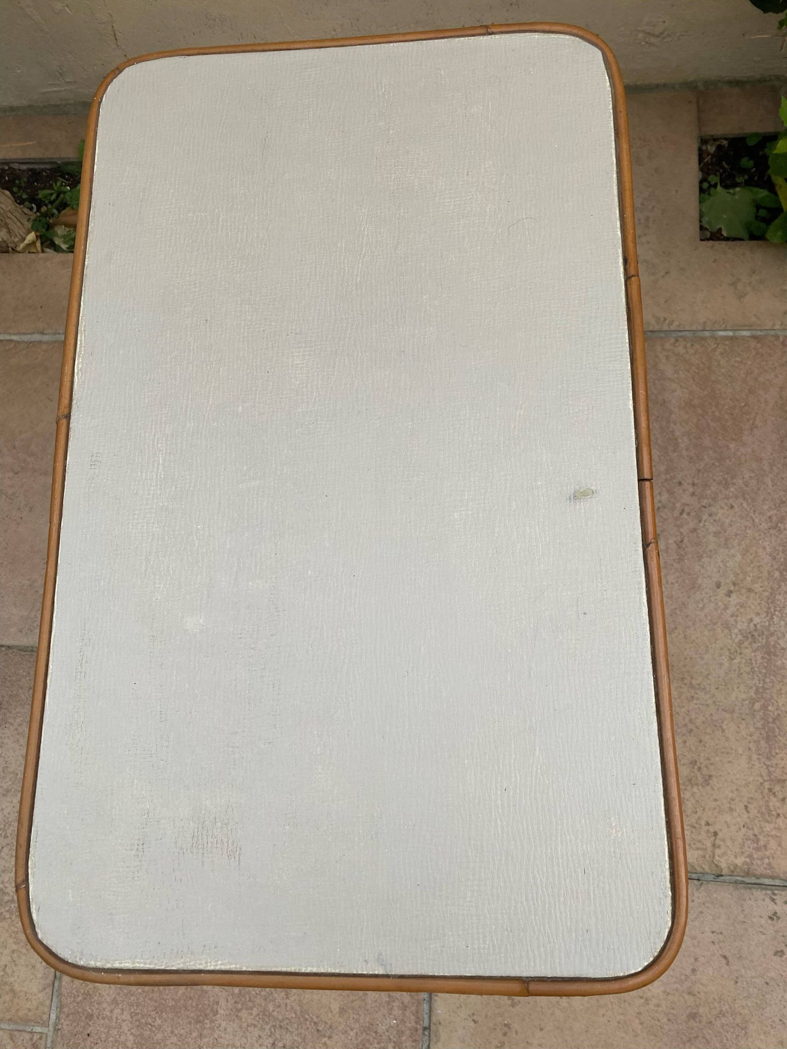Table en rotin.
