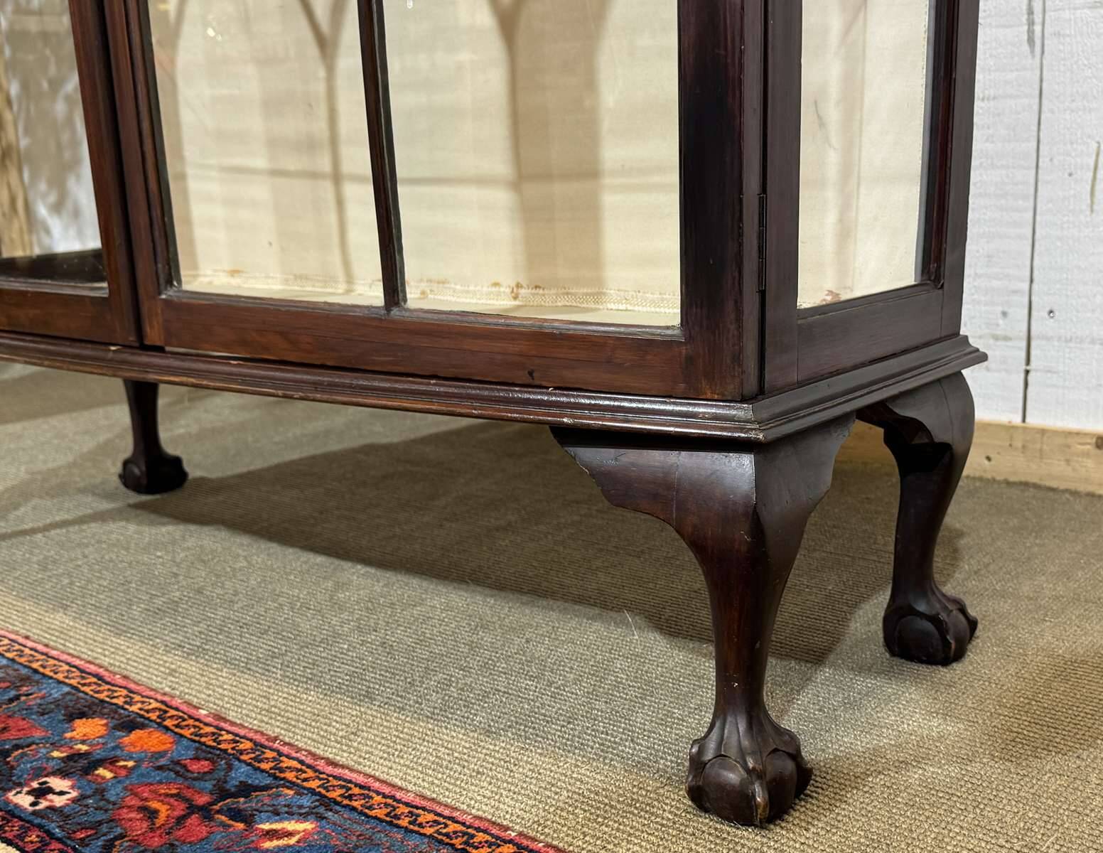 1930s English display cabinet in mahogany
