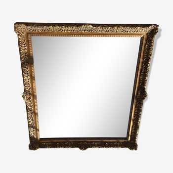 Miroir en bois doré  107 x 94 cm
