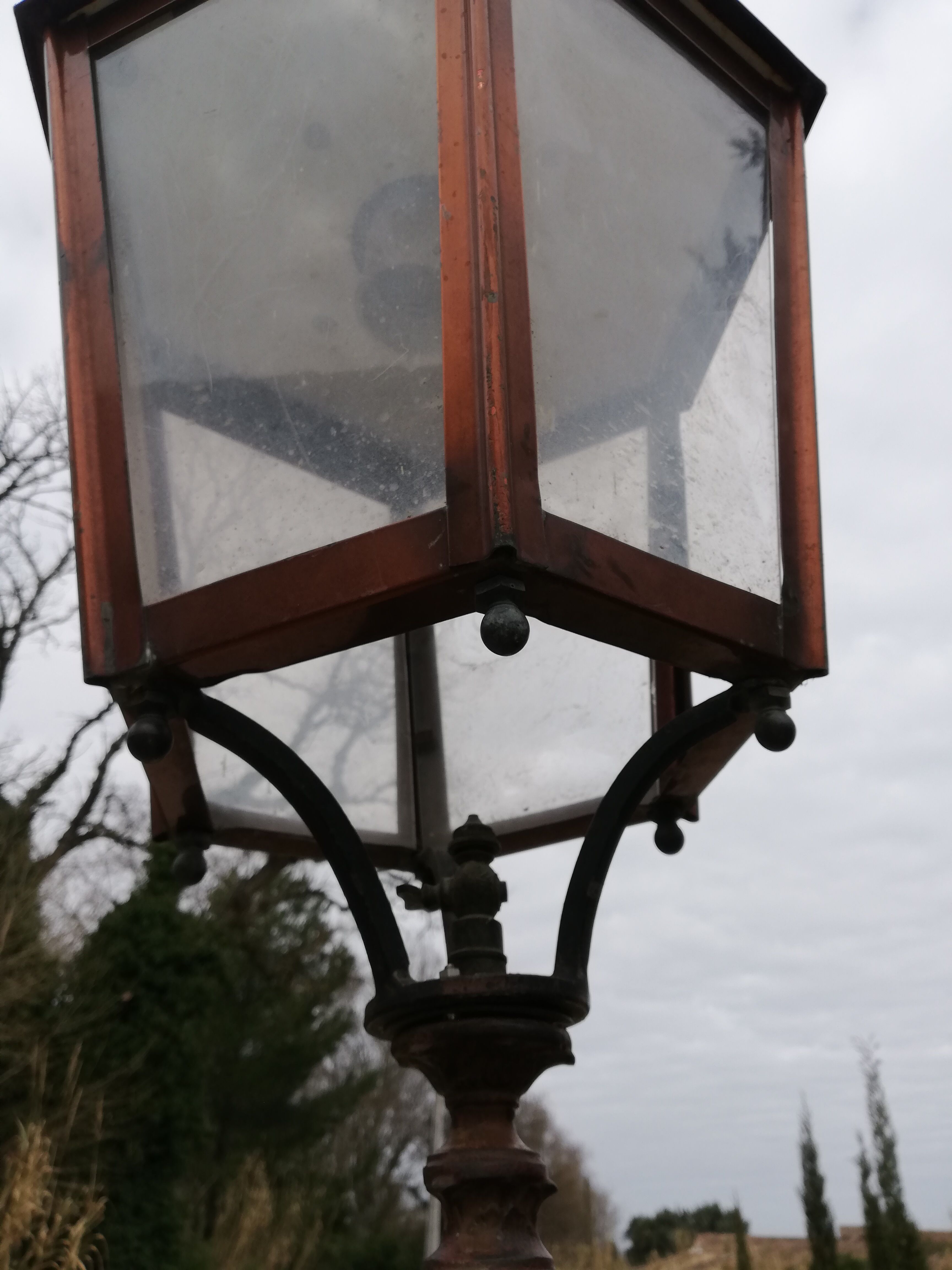 Cast iron exterior lamppost
