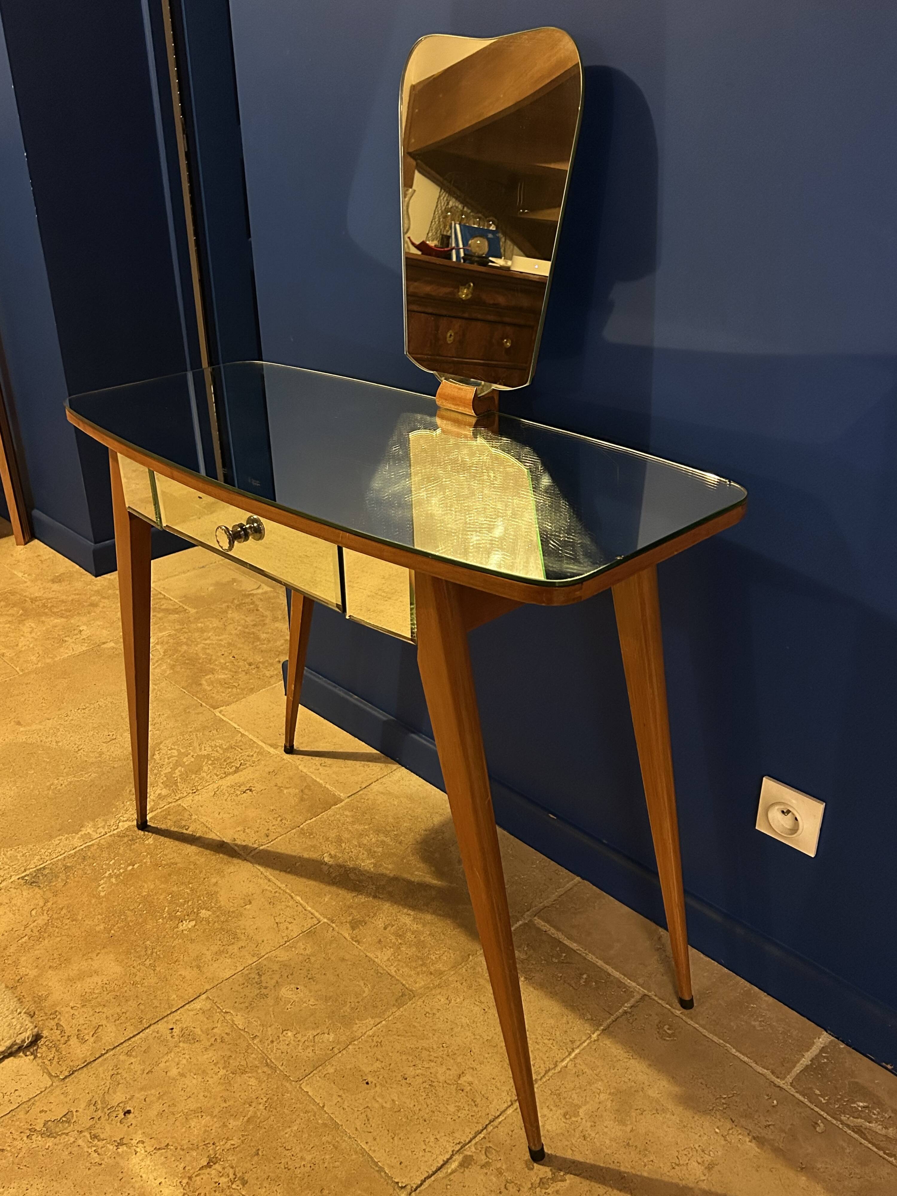 Art Deco mirror dressing table