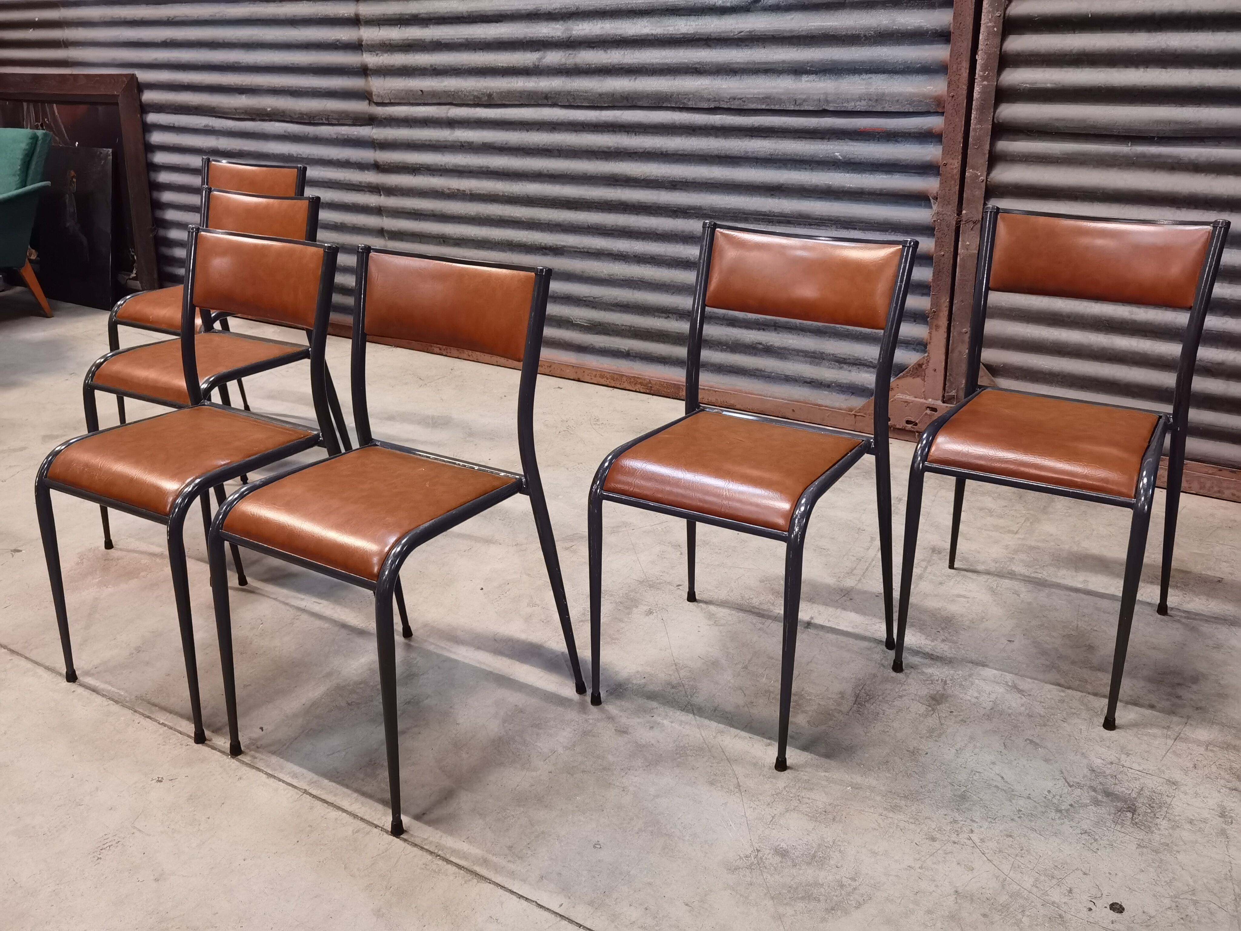 Set of 6 Mullca chairs 510 feet compass