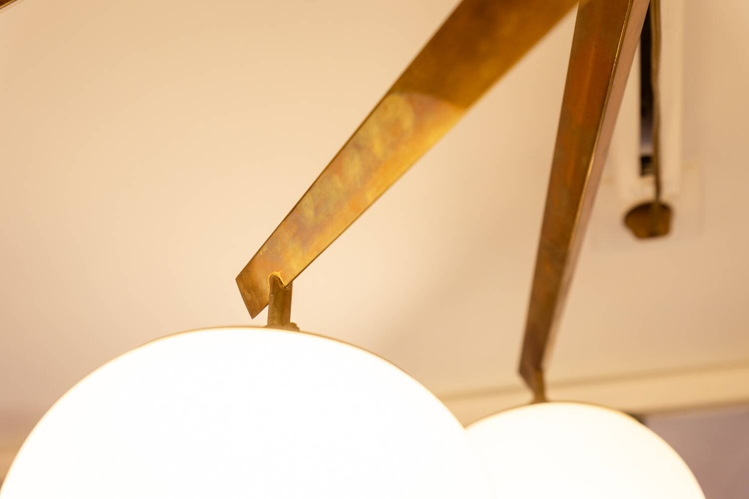 Lustre en laiton et opaline
