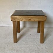 Table basse en orme et ardoise par Maison Regain 1970