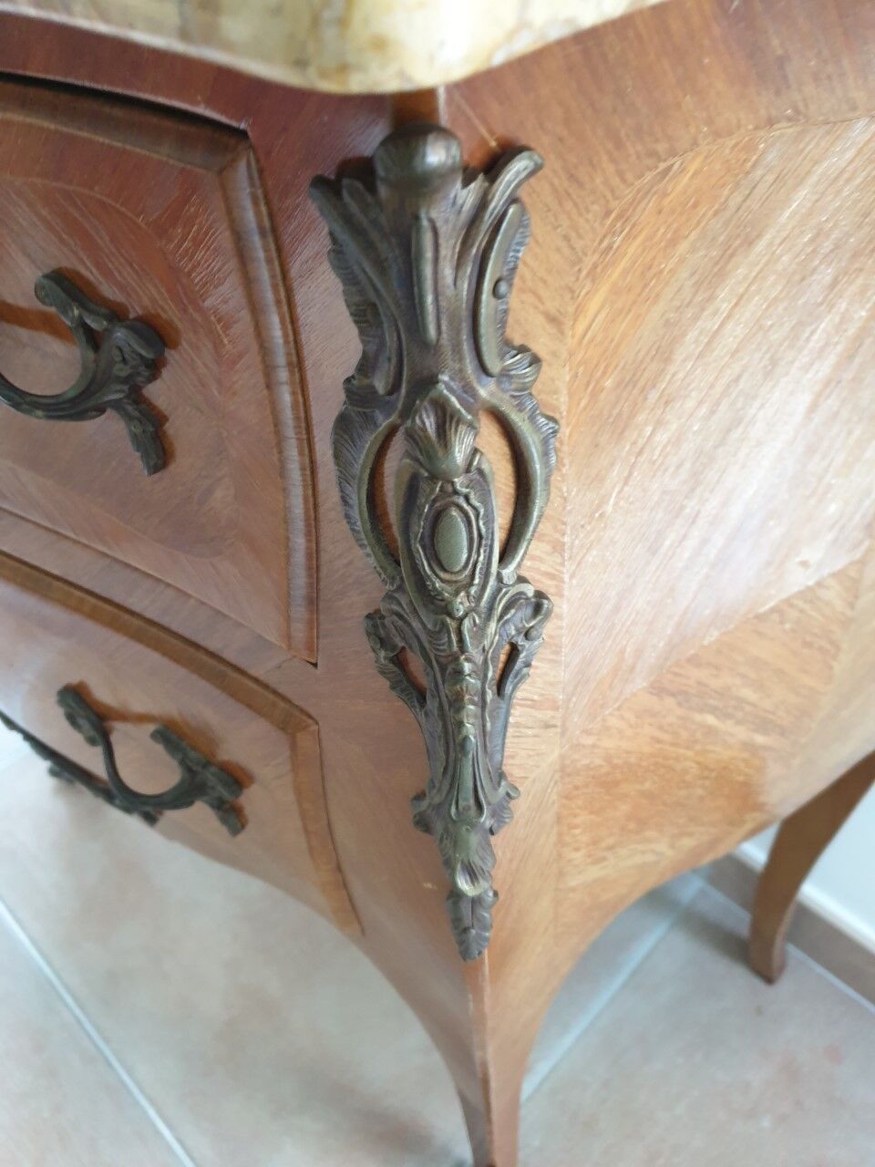 Louis XV curved chest of drawers