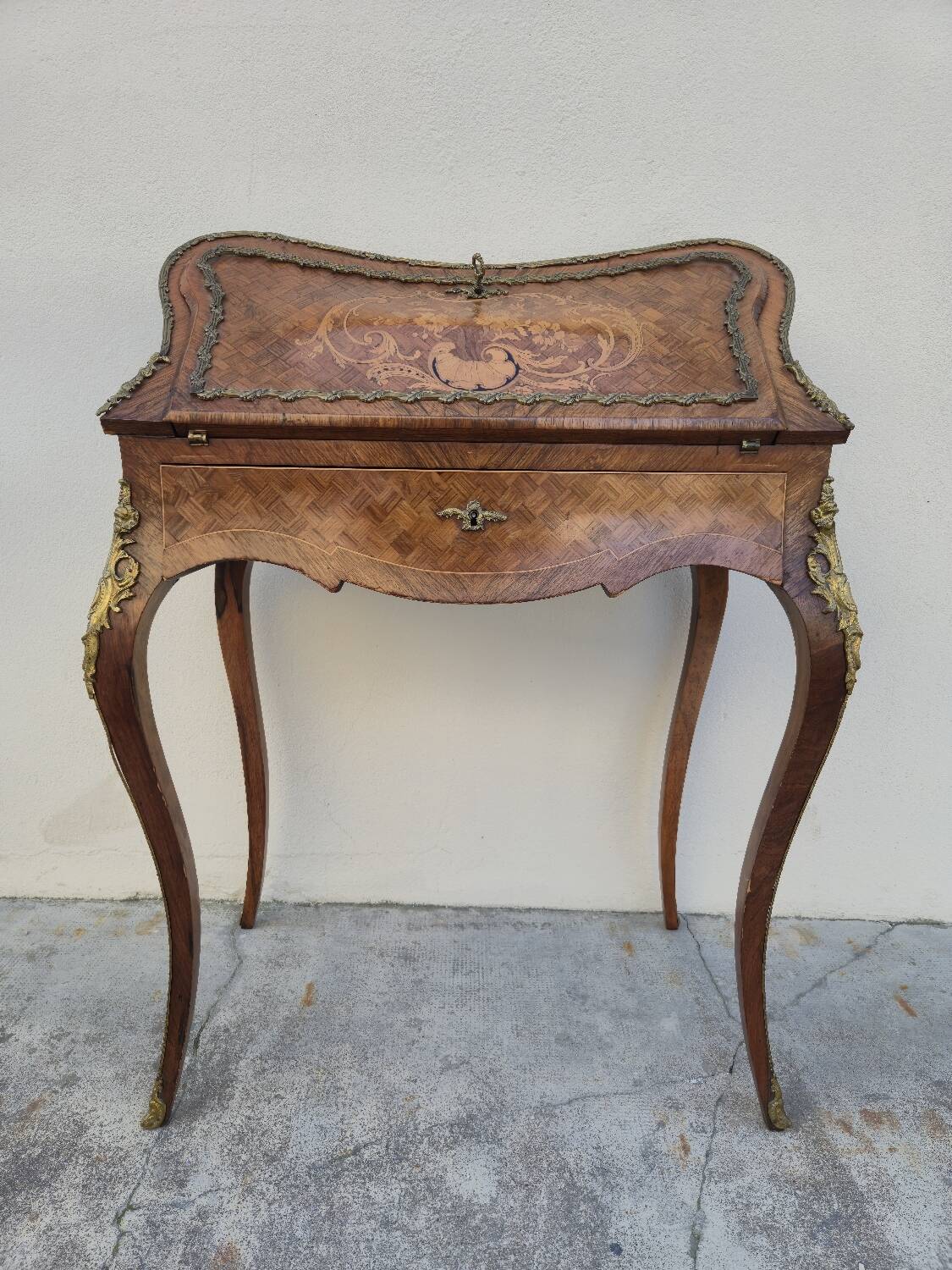 Louis XV style lady's desk in marquetry and bronze