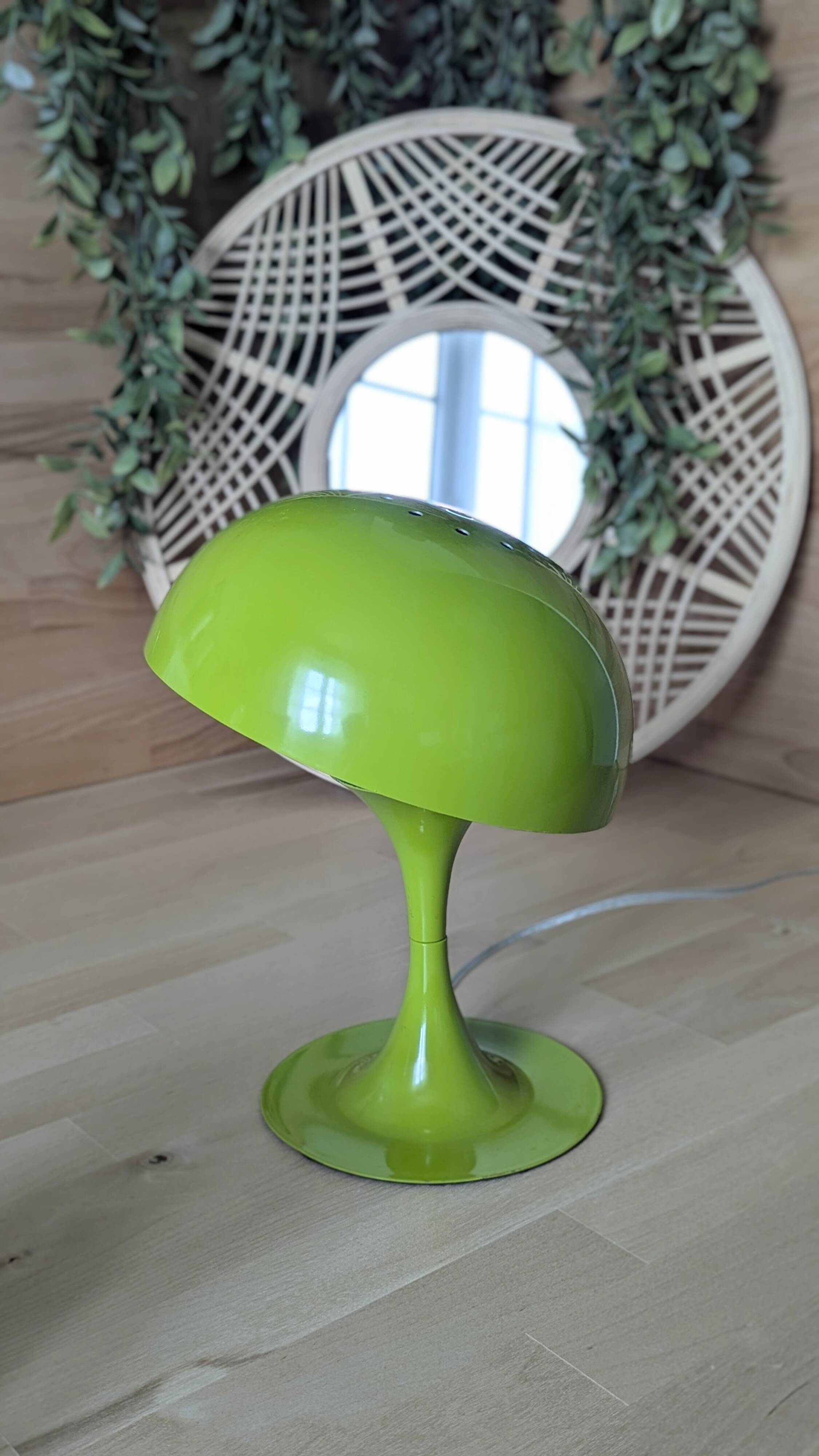 Green mushroom lamp Mathias vintage (L-0251)