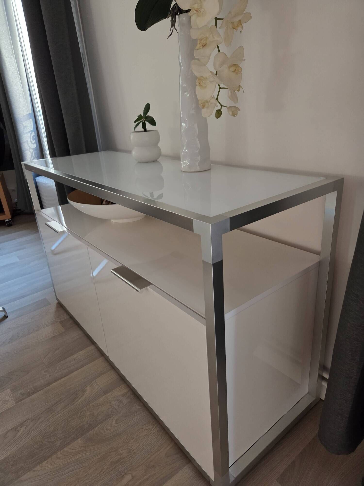 White base buffet with 2 doors - Ligne Roset – Dedicato model by Didier Gomez