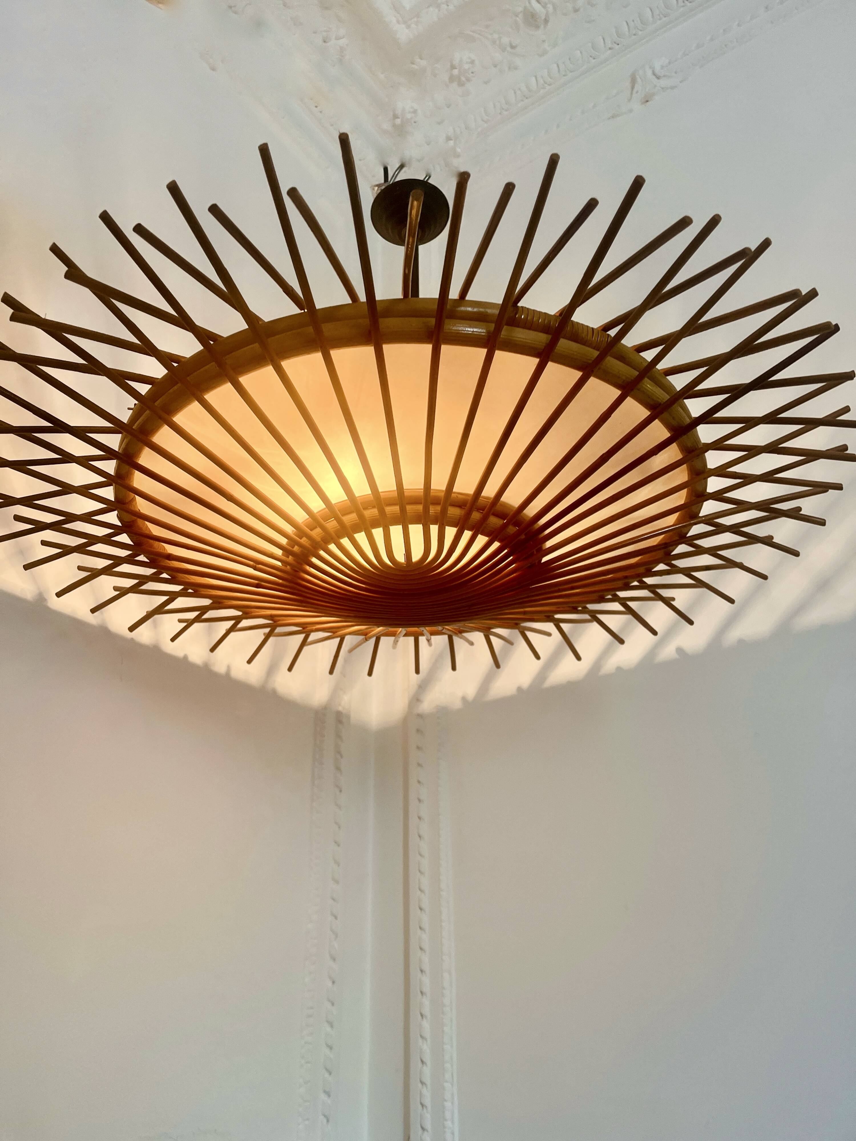 Grand lustre en rotin années 60