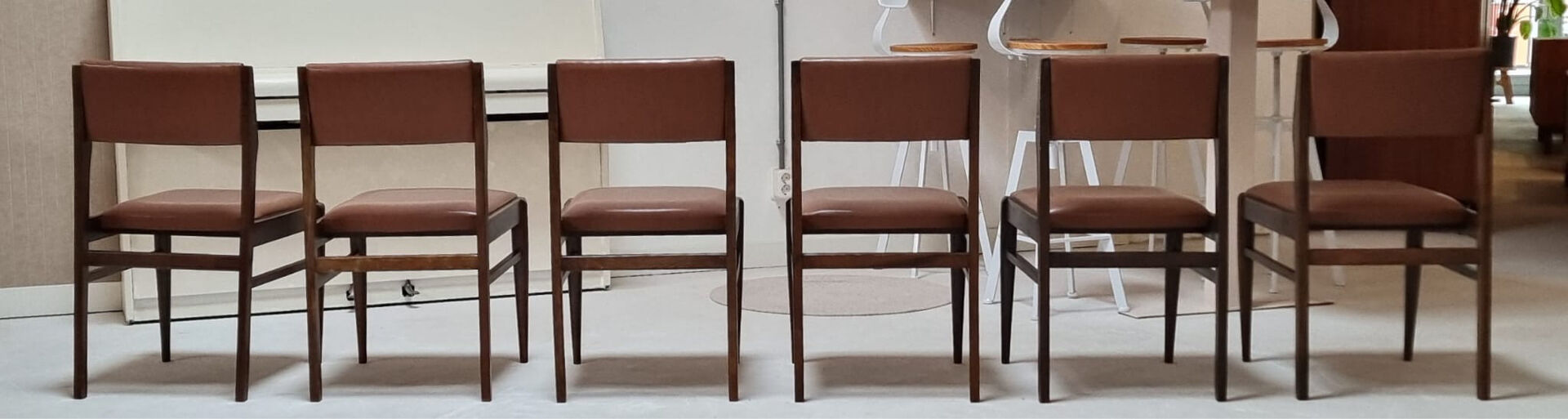 Chaises du milieu du siècle