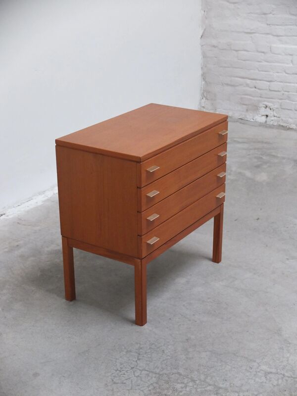 Commode suédoise en teck avec poignées en métal, années 1970