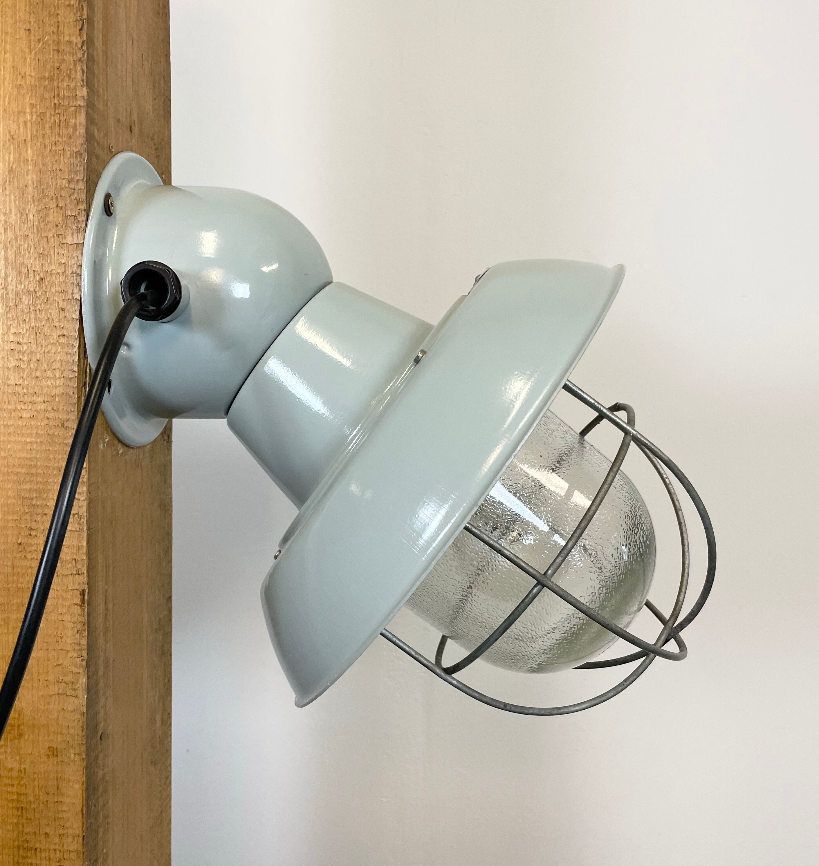 Industrial aluminum wall lamp, 1960s