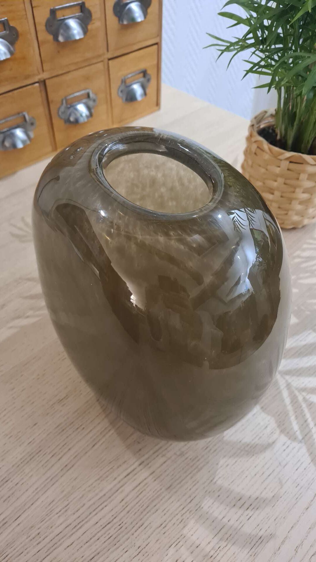 Luxury vase - signature Henry Dean 1980