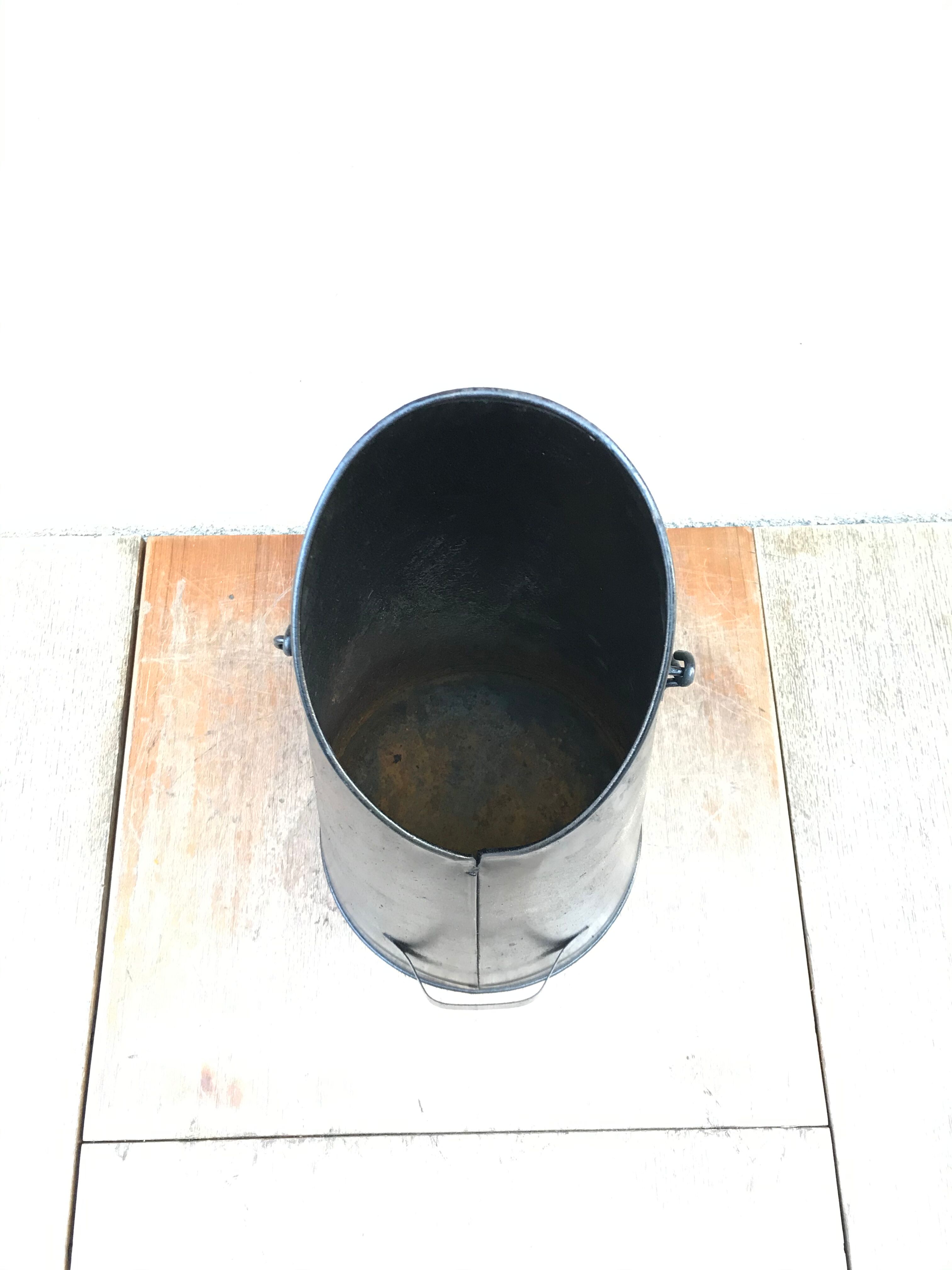 Former coal seau door umbrella black metal - anse vintage