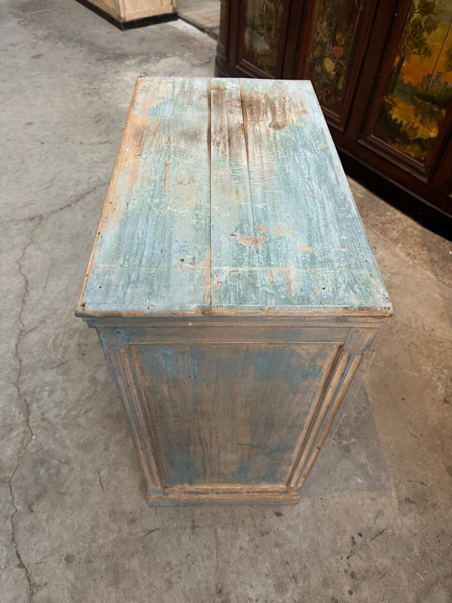 Small workshop furniture from the early 20th century.