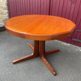 Baumann dining table