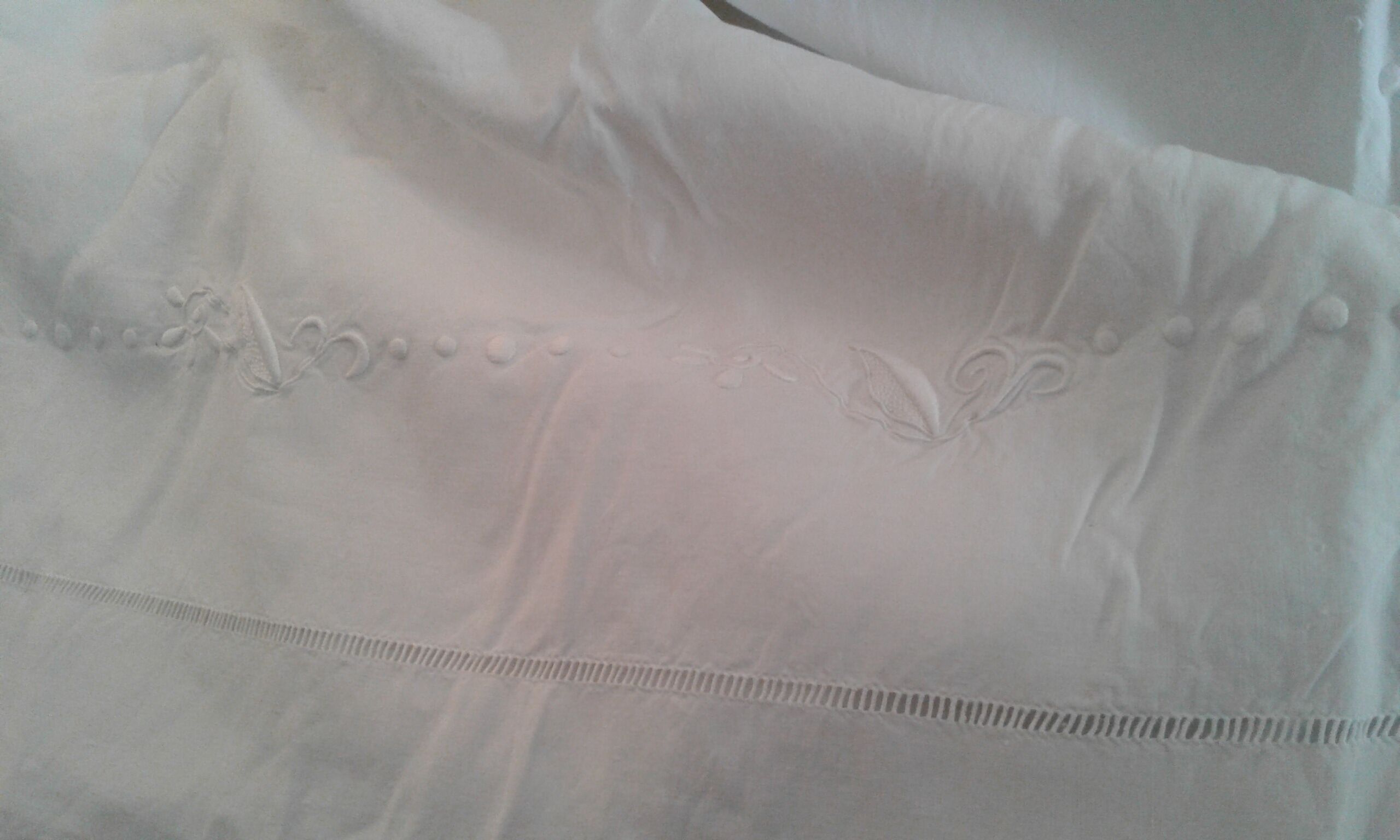 Lin Drap. BC embroidered monogram. Art deco