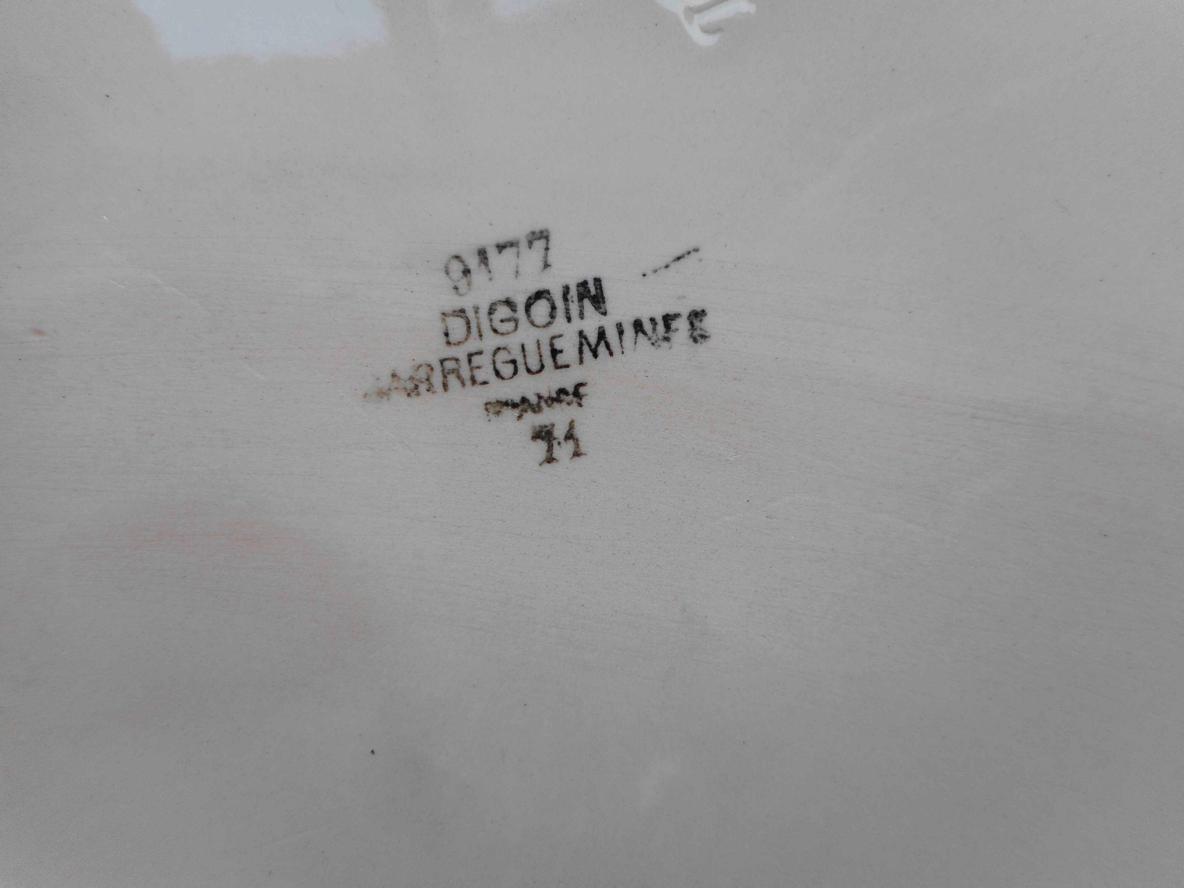Plat ovale en faïence "Digoin"