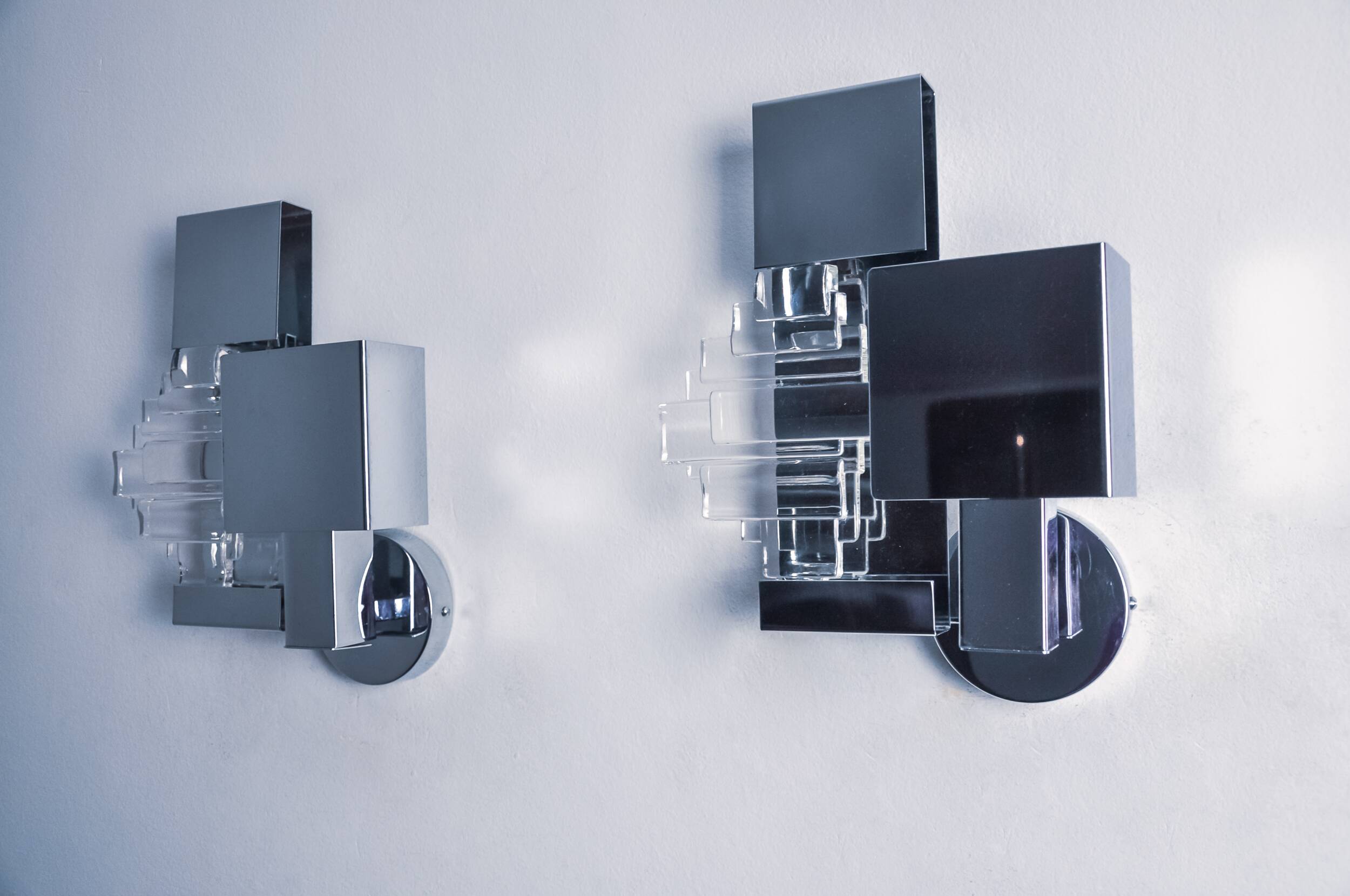 Pair of wall lights from the Sciolari house, chromed metal and Murano glass, Italy, 1970