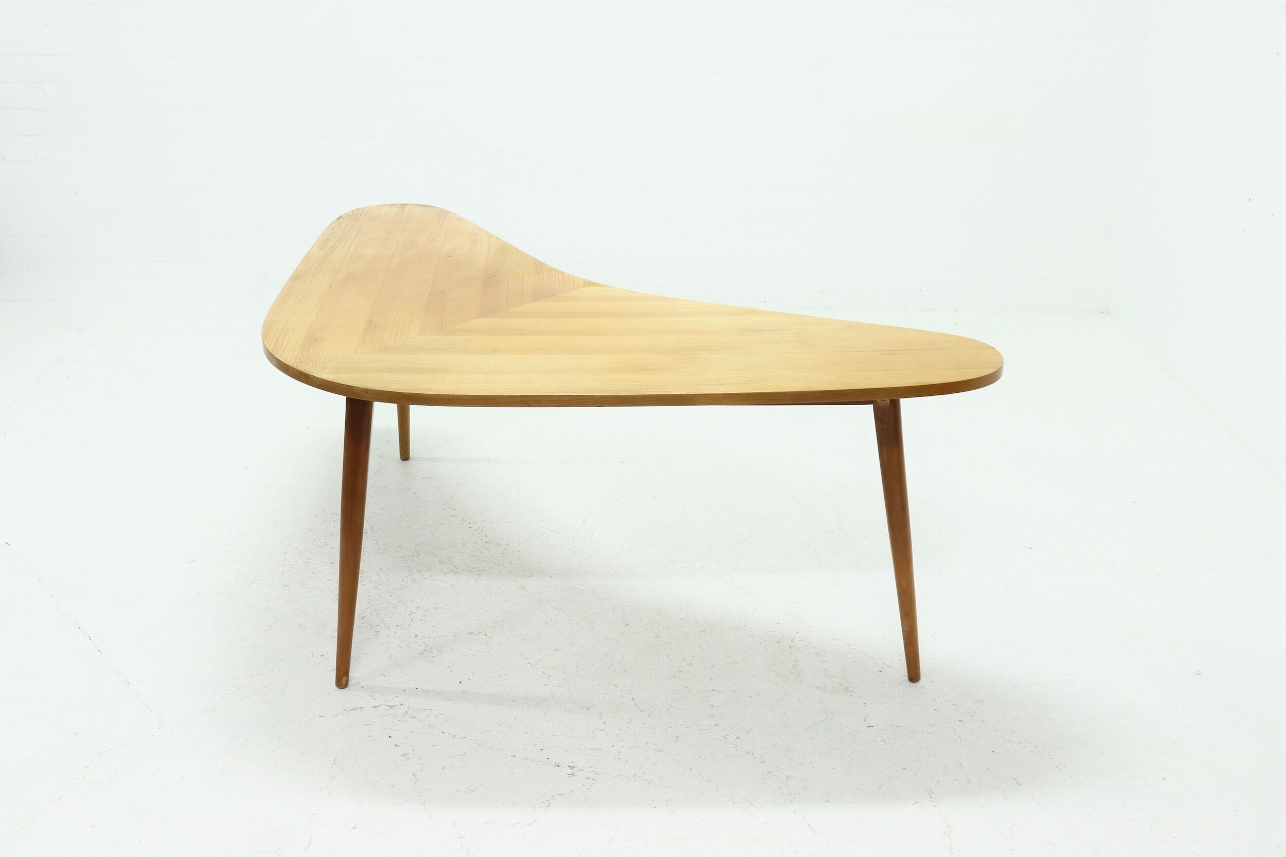Boomerang desk table in birch 1950s