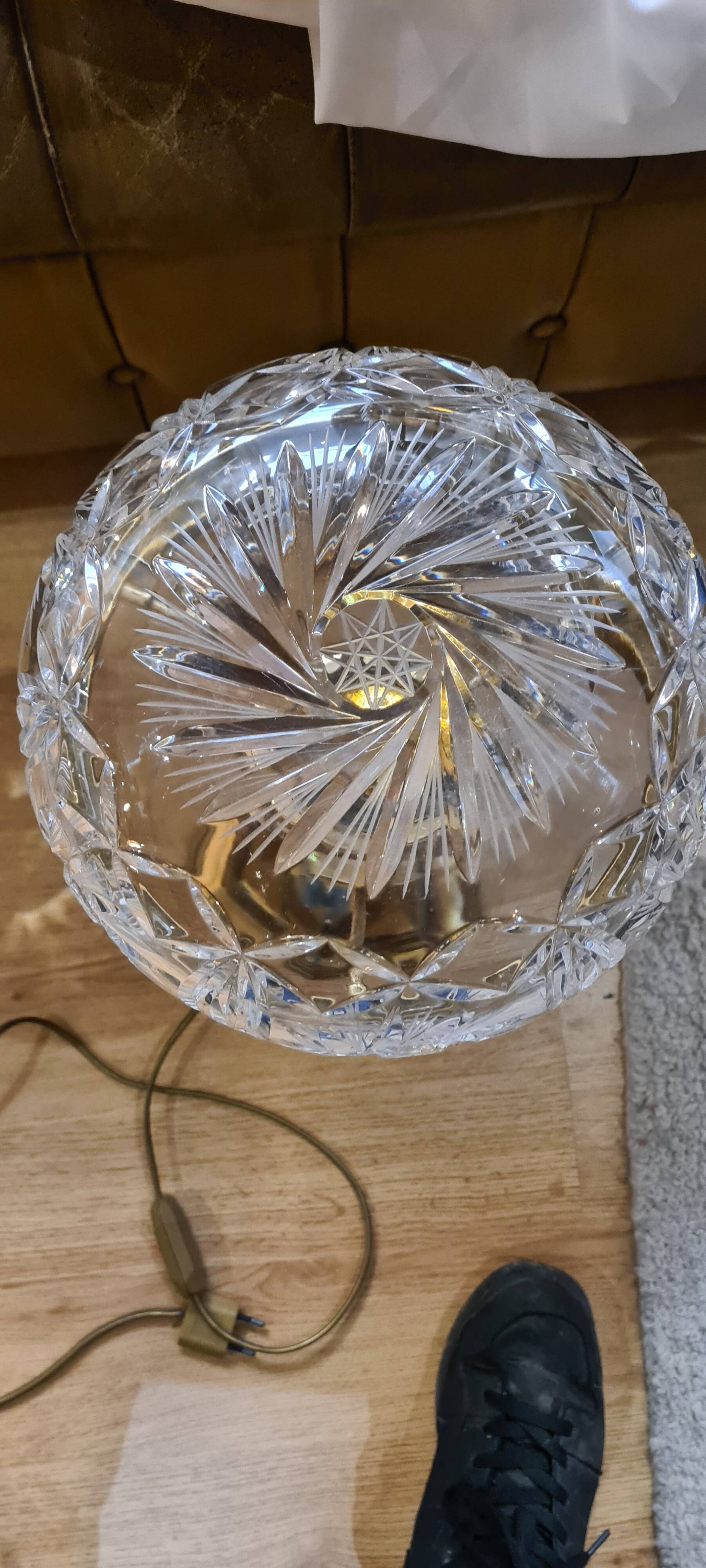 Large brass lamp with its crystal dome electricity redone in the 70s 50x22 cm