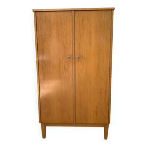 armoire vintage