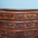 Commode Rocaille en noyer sculpté XXème