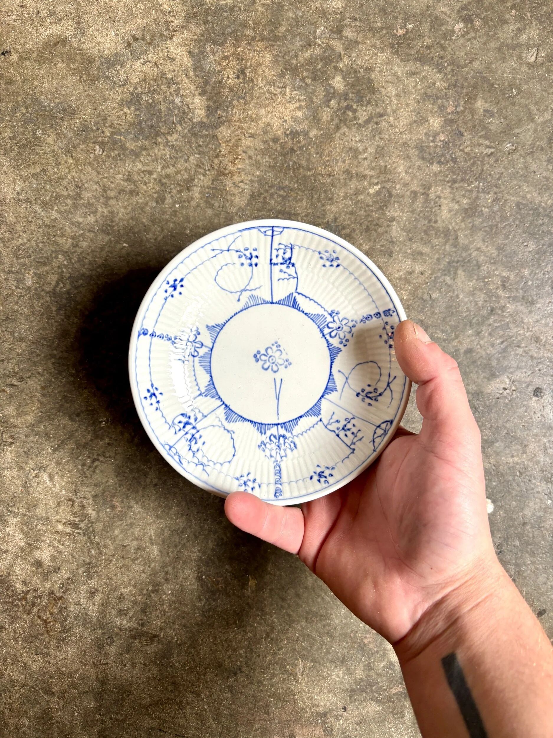 Bowl, bread plate Sarreguemines, "Copenhagen" service in blue earthenware.