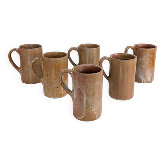 6 mugs en grès émaillé