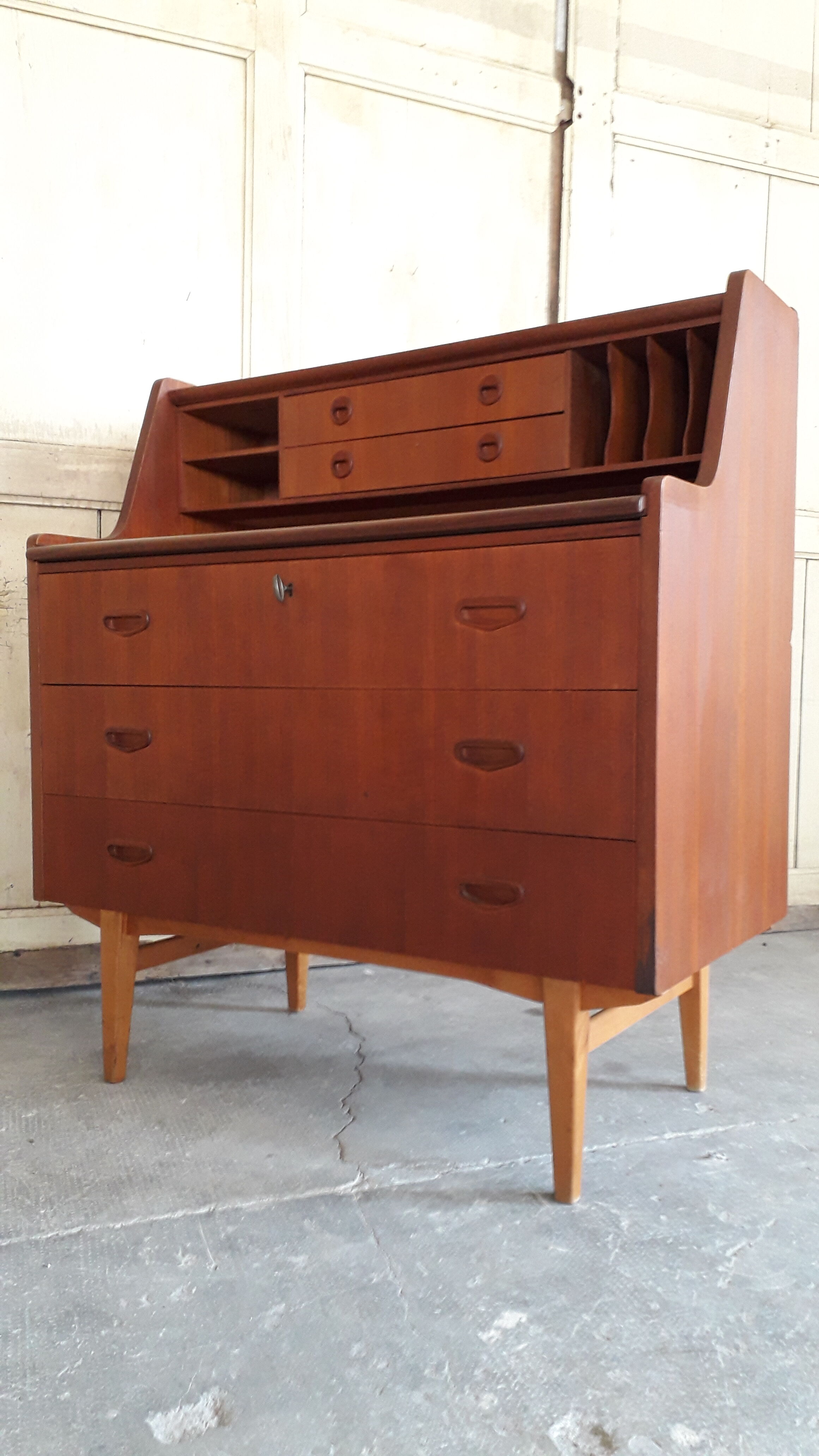 Secrétaire scandinave en teck
