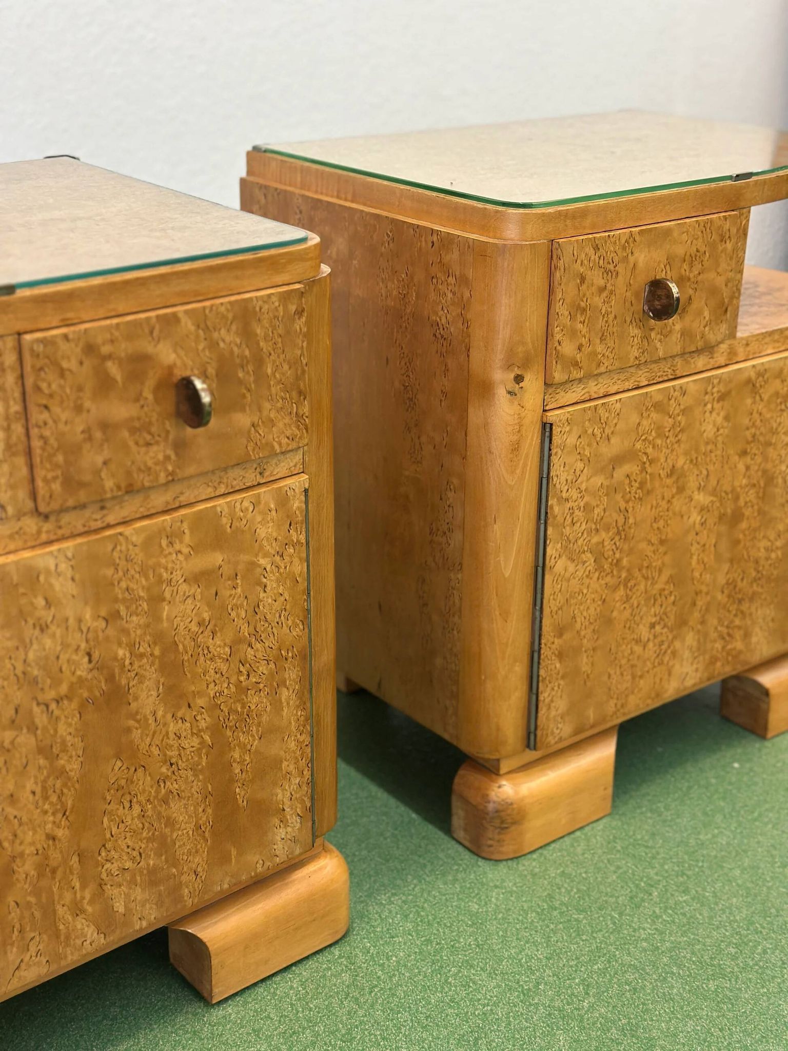 Tables de nuit en érable à œil de perdrix Art Déco, France, années 1930