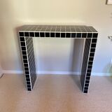 Black high console white seal
