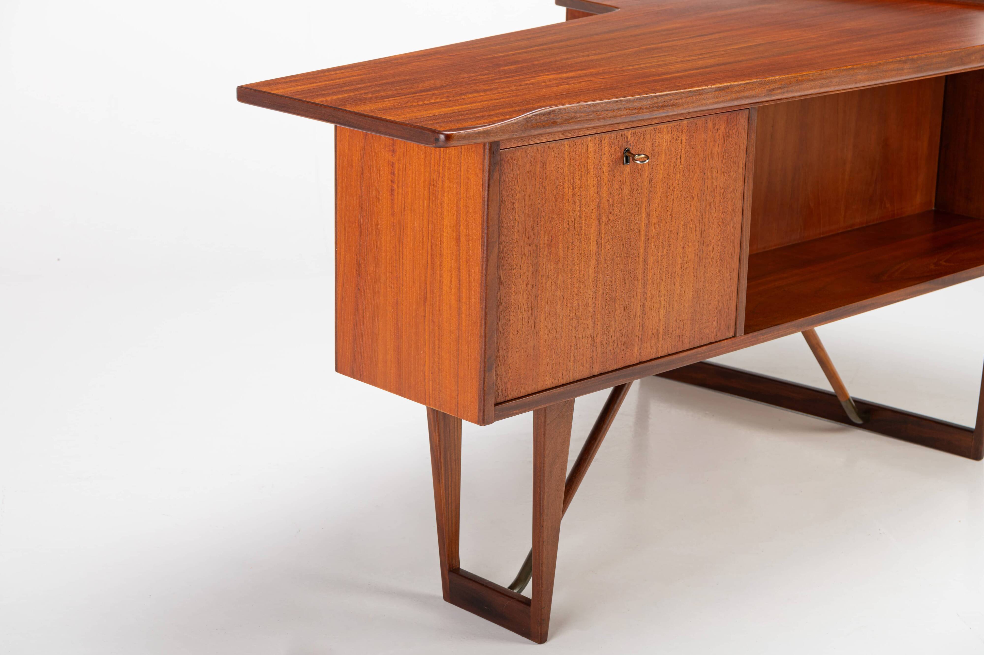 Freestanding Boomerang Writing Desk by Peter Løvig Nielsen for Løvig, 1960s