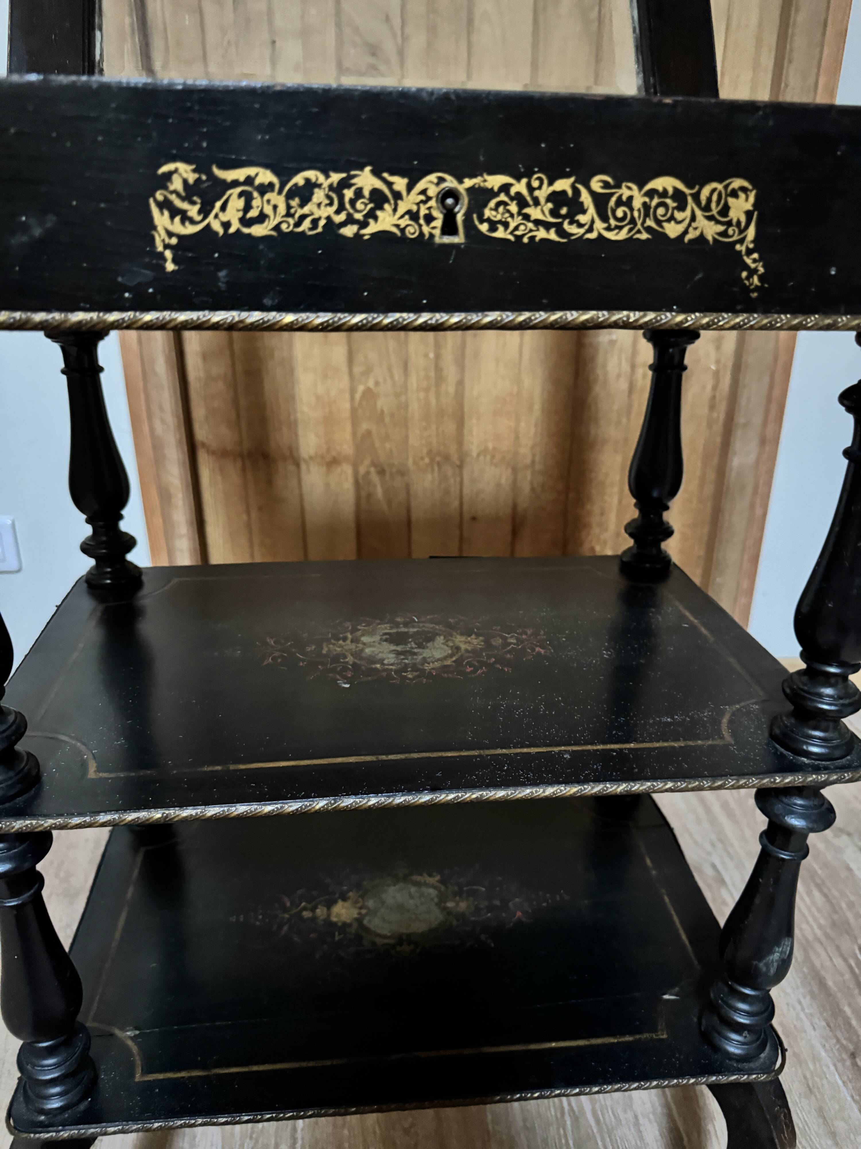 Table vitrine époque Napoléon III