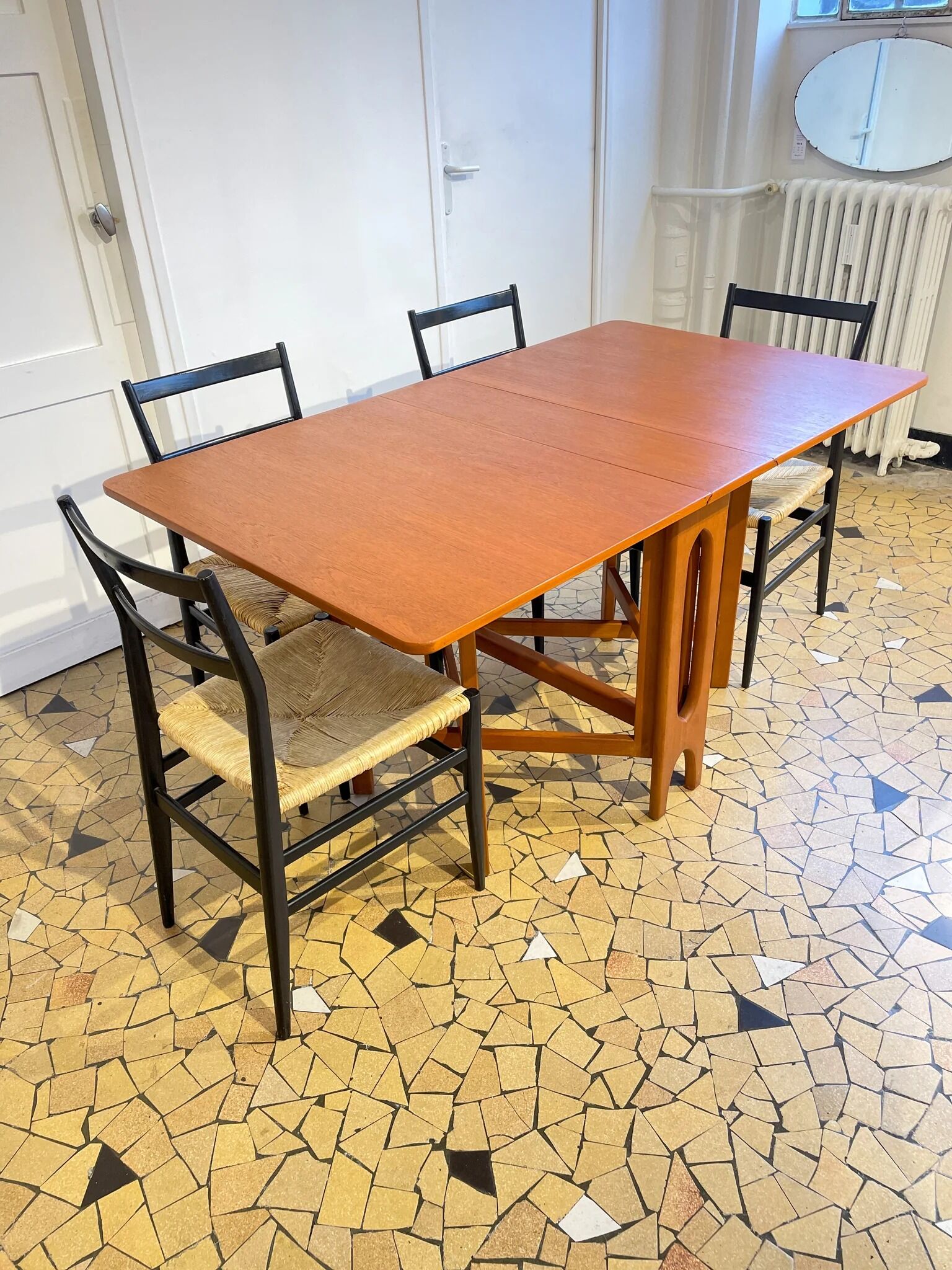 Scandinavian table with flaps