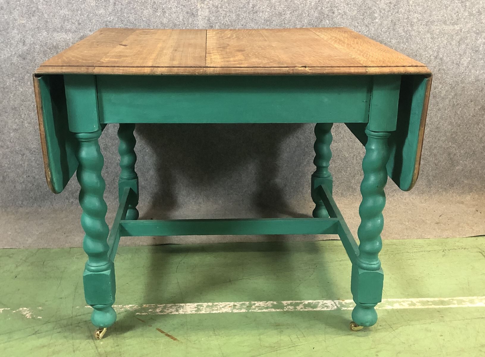 English table with oak flaps-30s