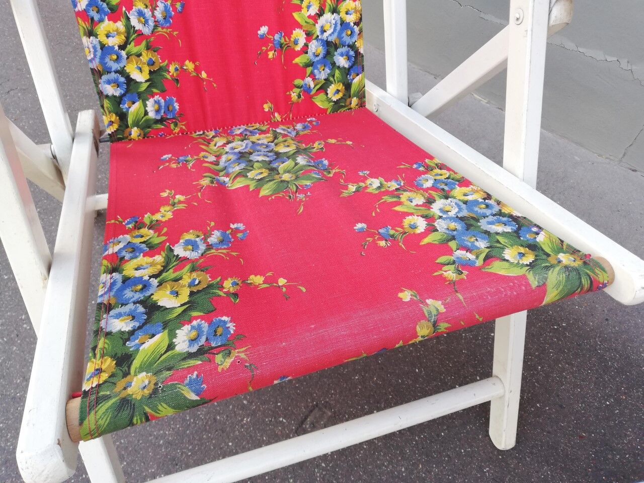 Pair of foldable garden chairs