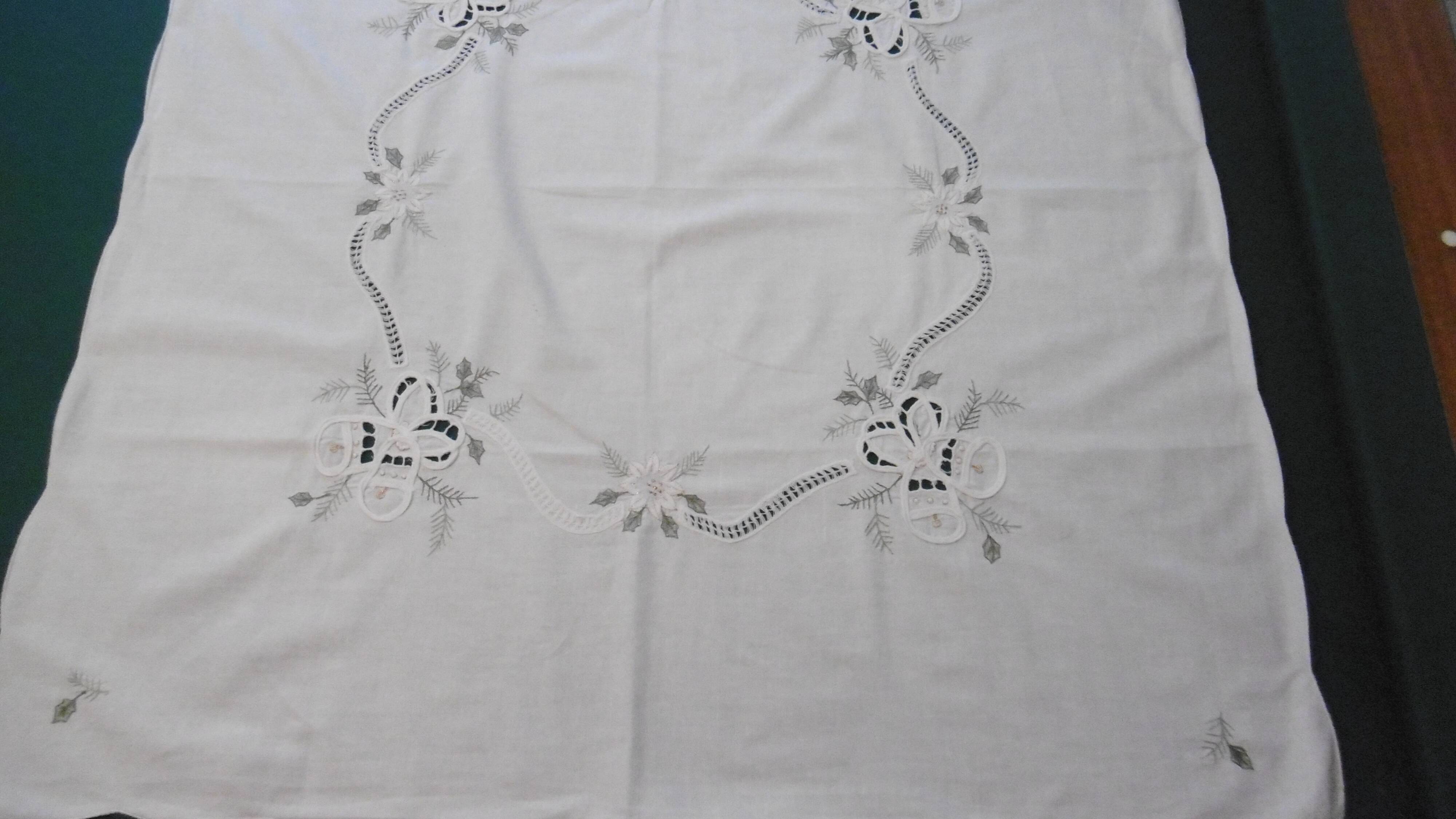 Embroidered tea tablecloth or curtain