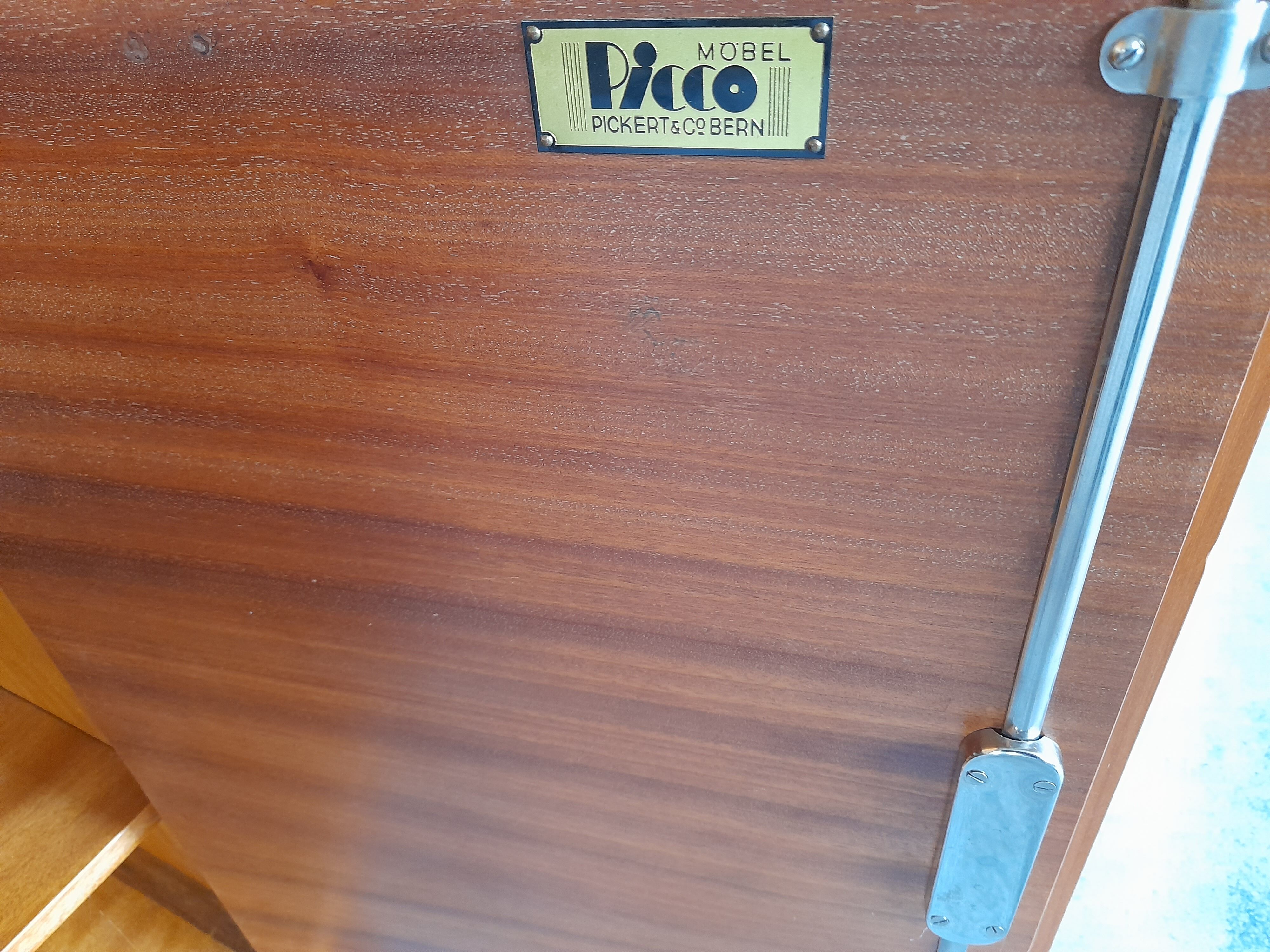 Art Deco secretary in walnut and walnut bramble