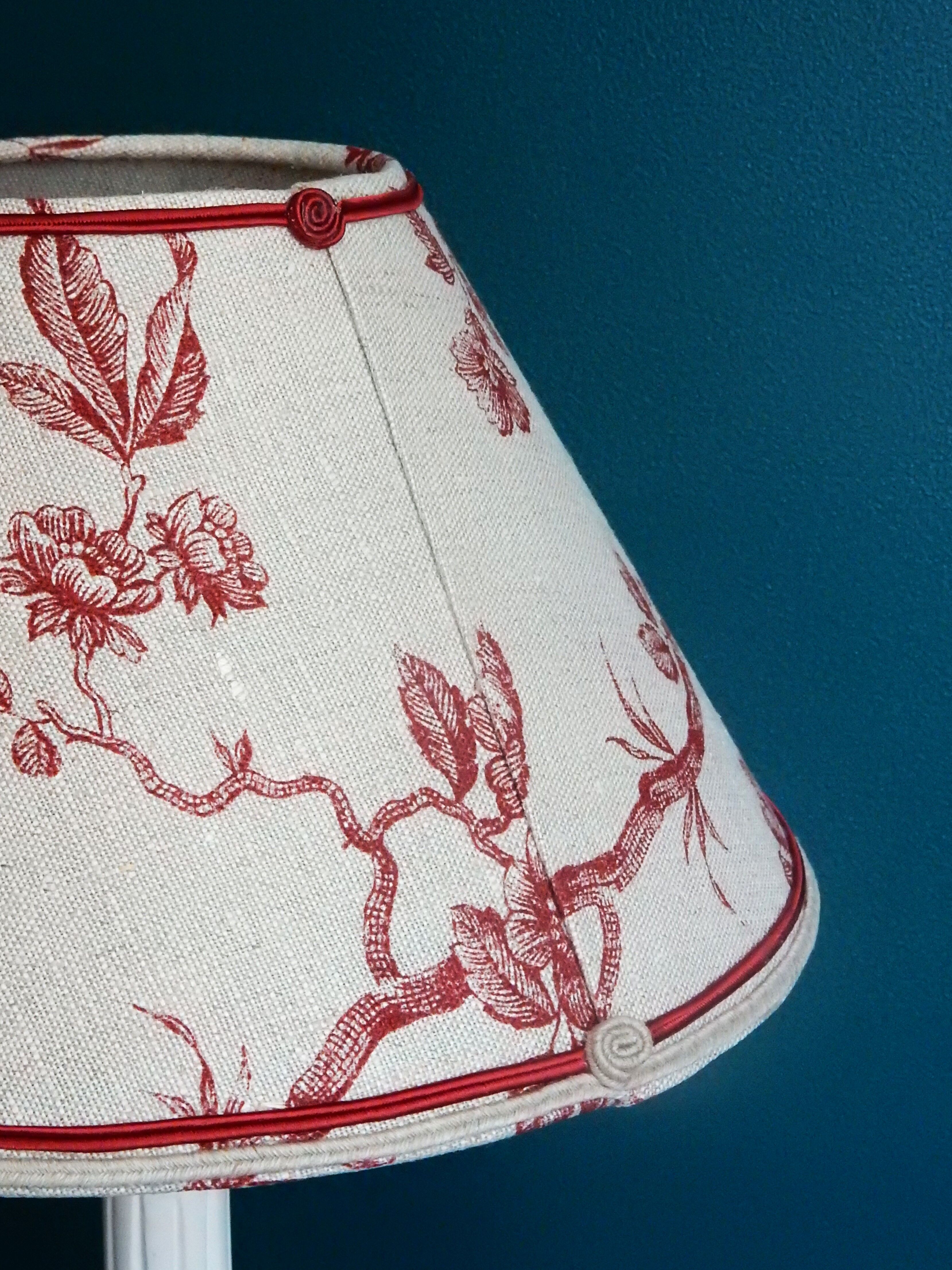 Abat-jour conique en lin motif oiseau rouge