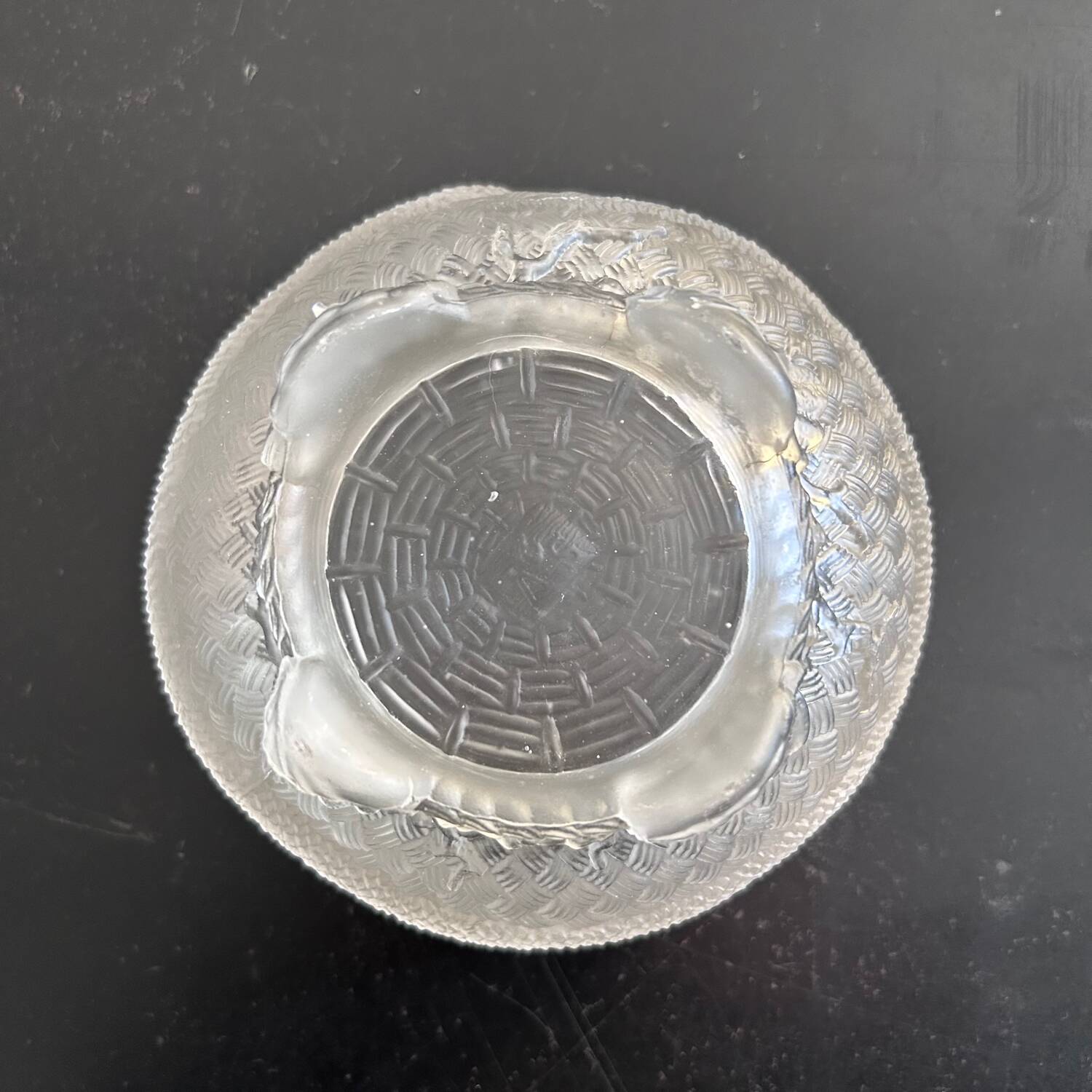 Frosted glass bowl with snake decoration