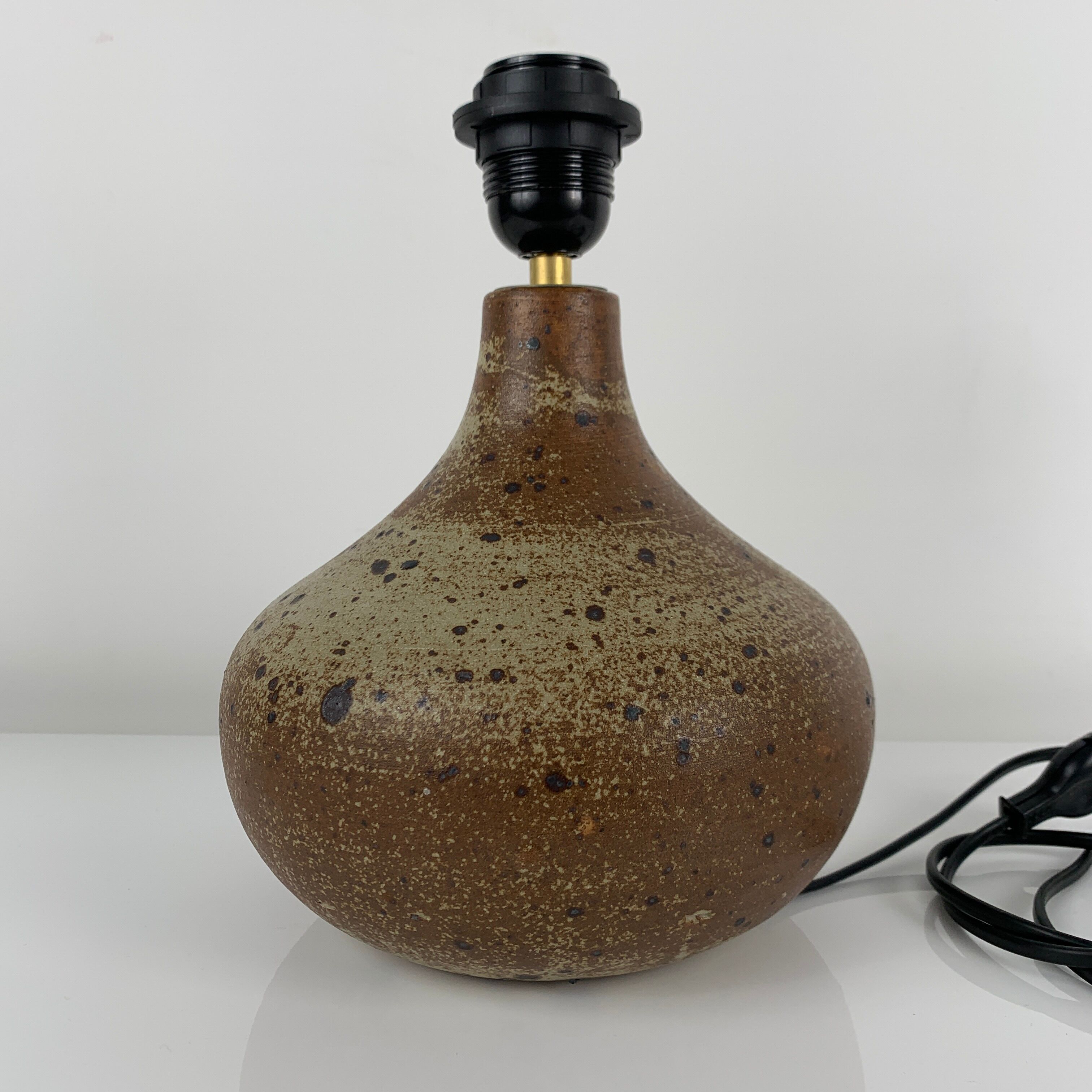 Gres pyrite lamp foot