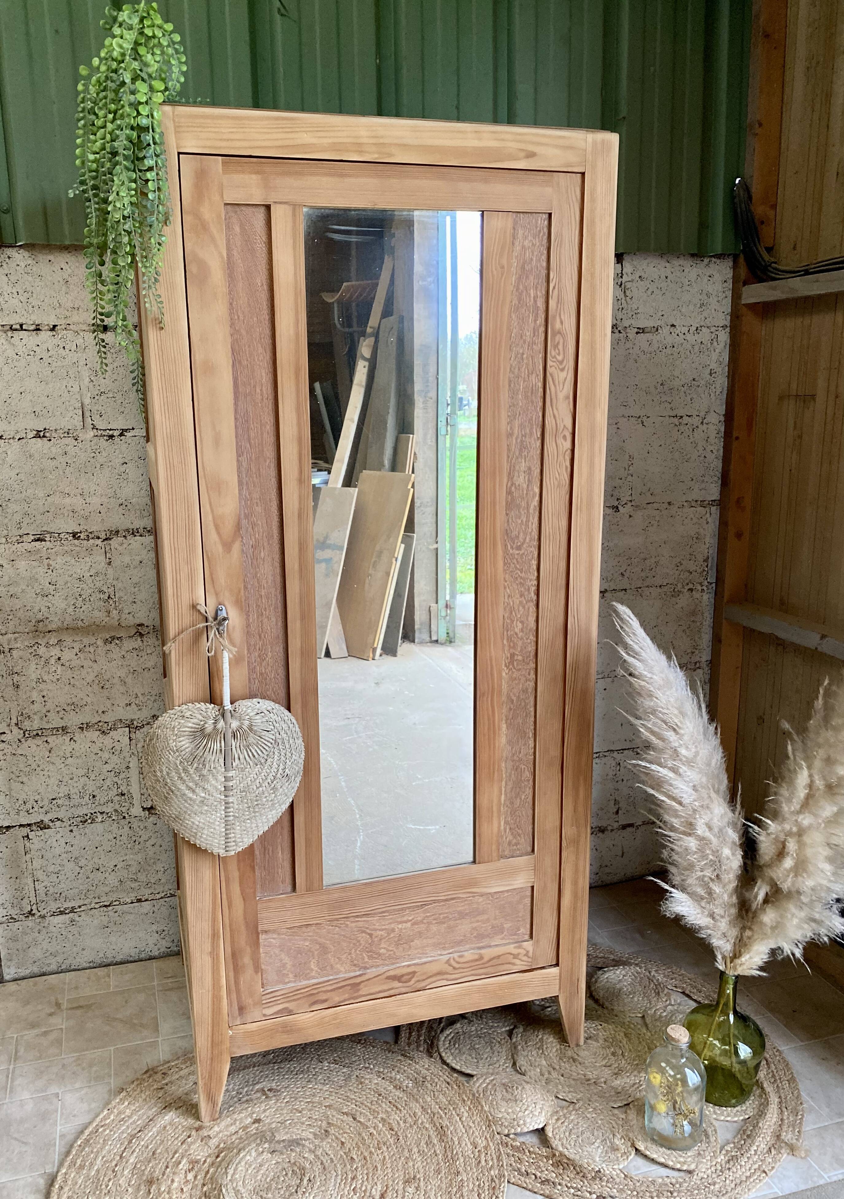 Parisian wardrobe / hosiery